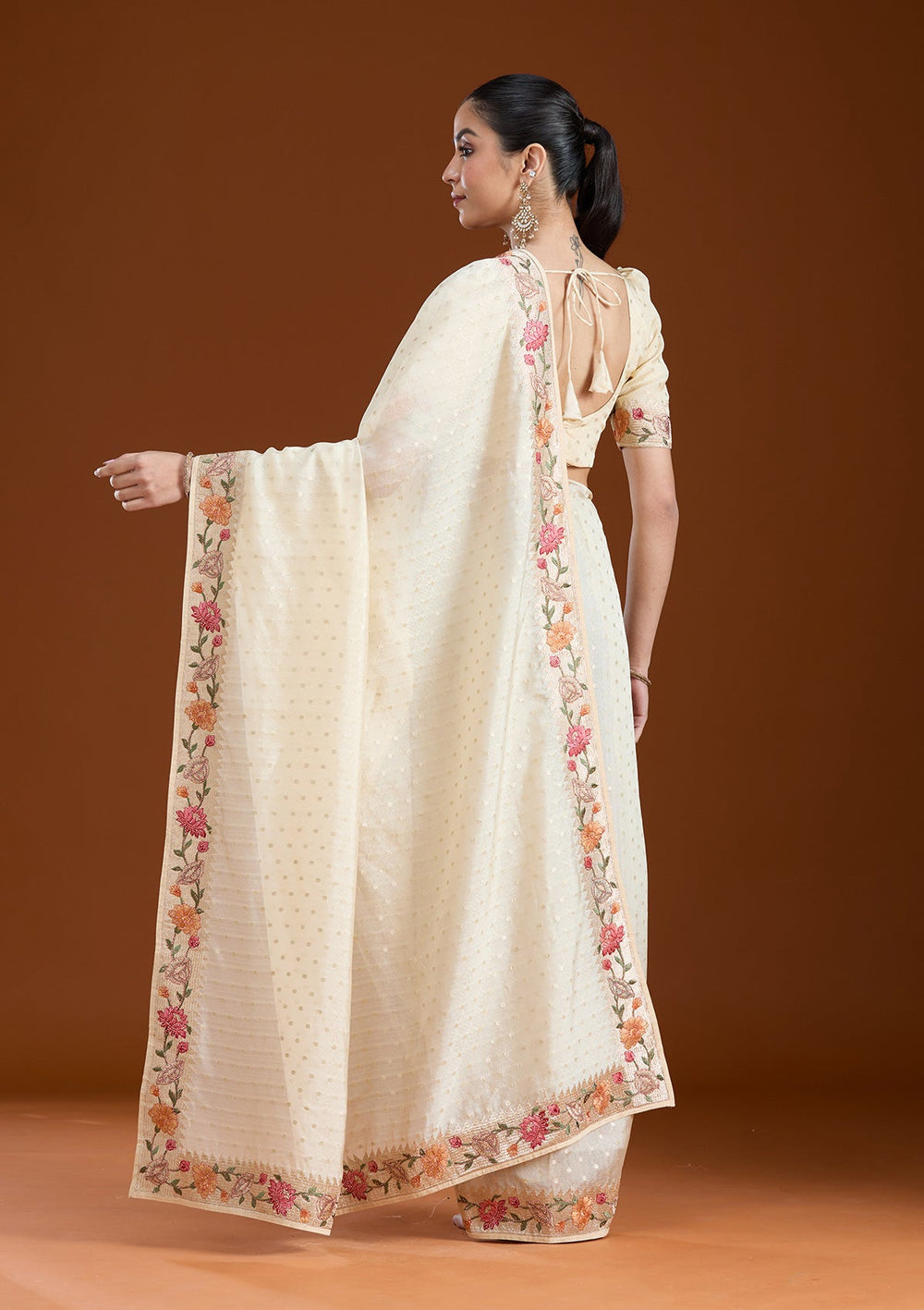 Cream Threadwork Tissue Saree-koskii