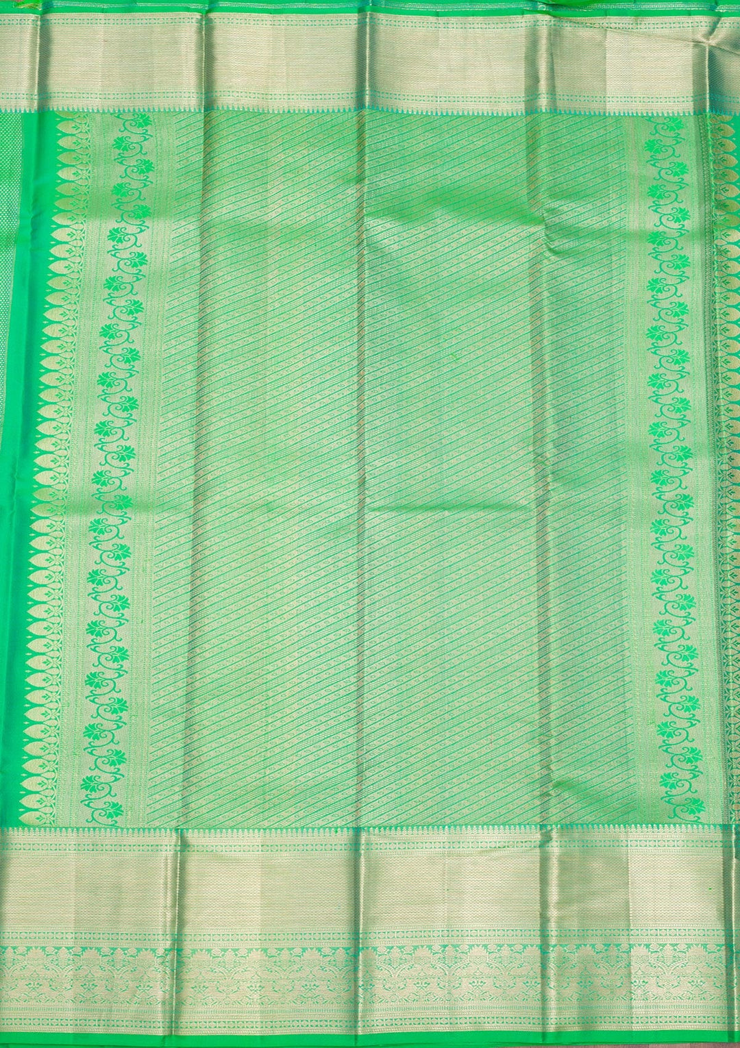 Parrot Green Zariwork Pure Silk Saree-Koskii