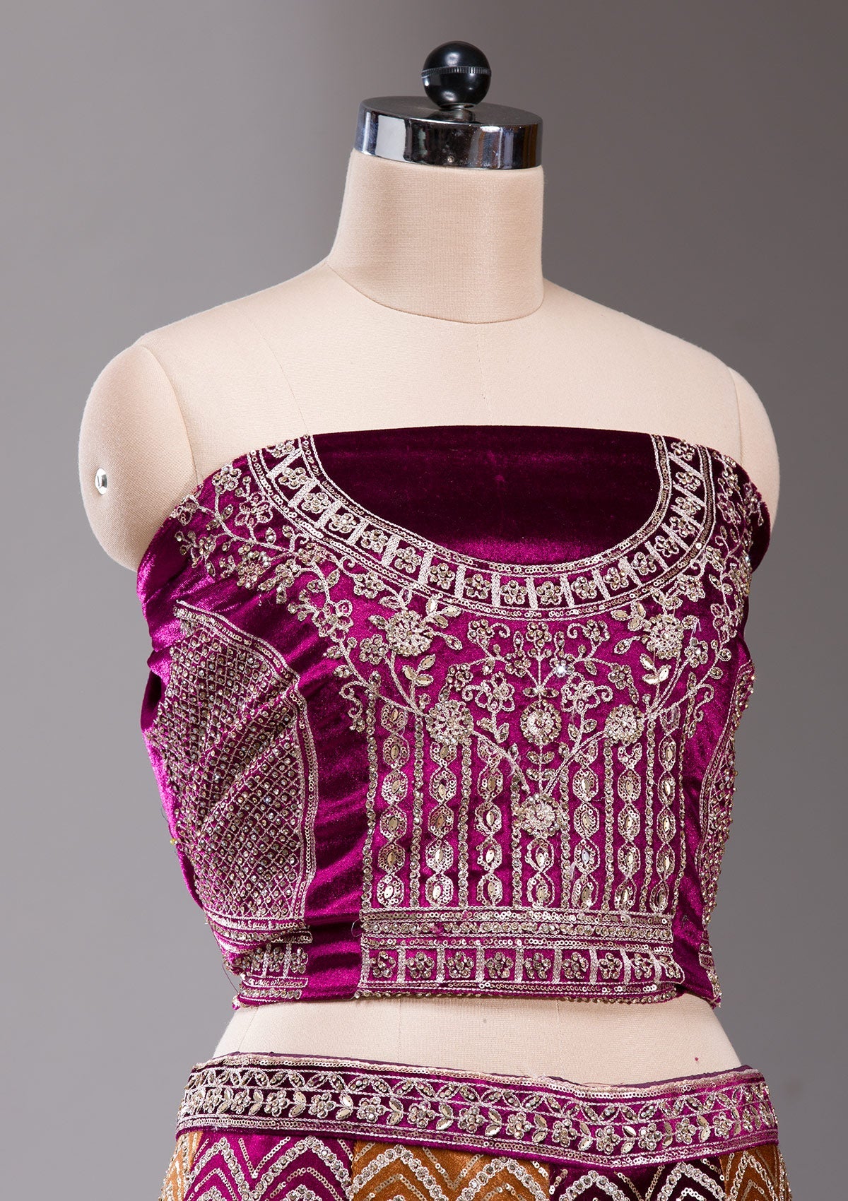 Wine Sequins Velvet Readymade Lehenga-koskii