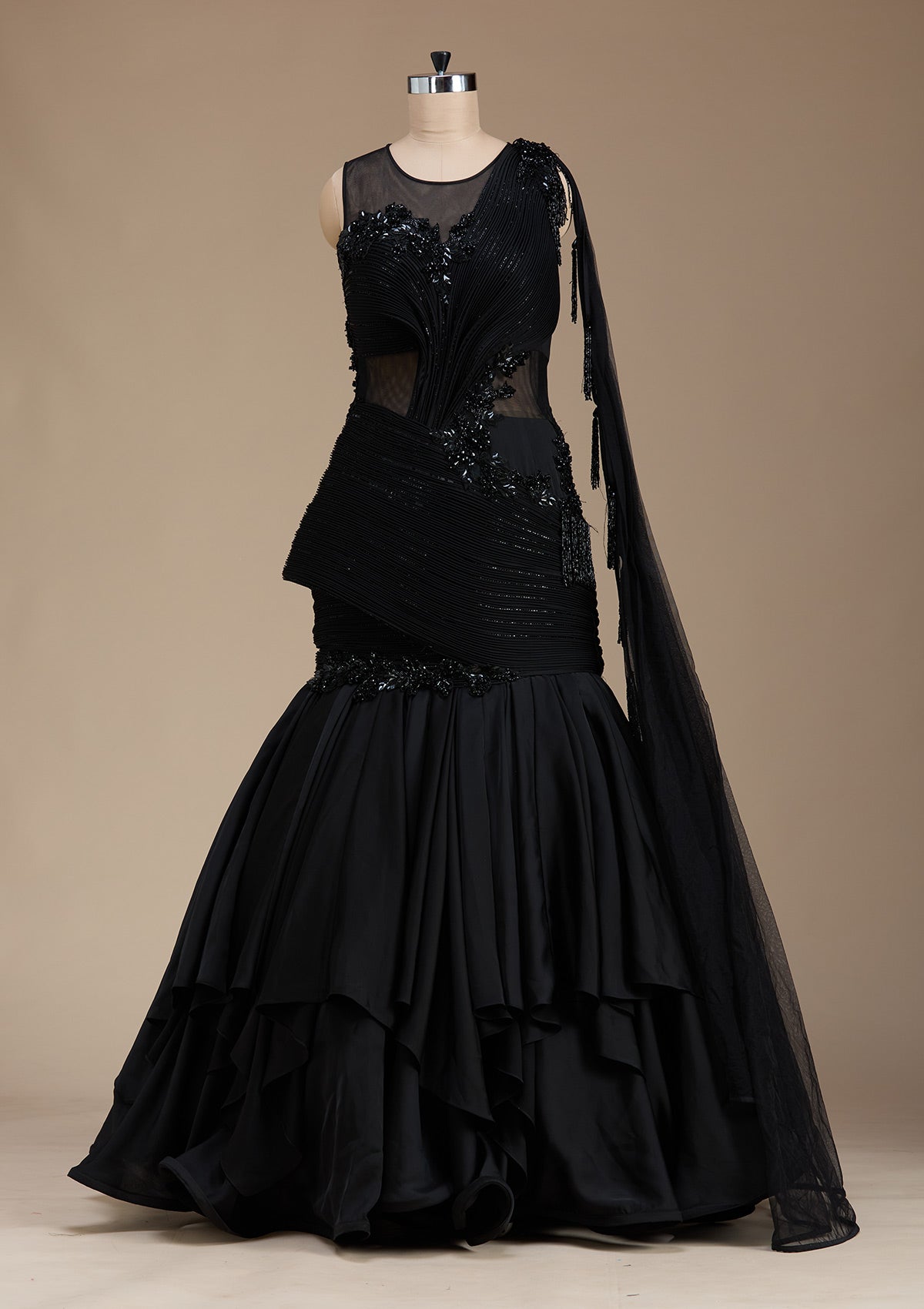 Black Sequins Satin Gown-koskii
