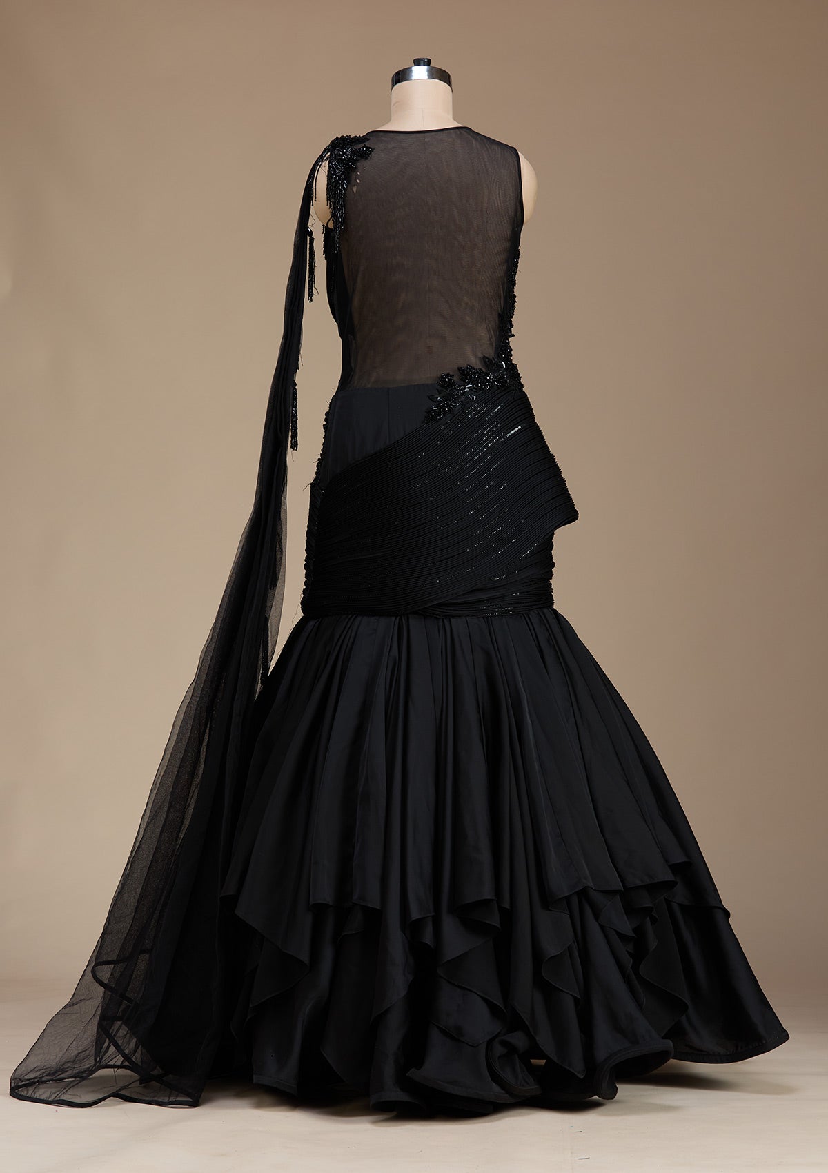 Black Sequins Satin Gown-koskii