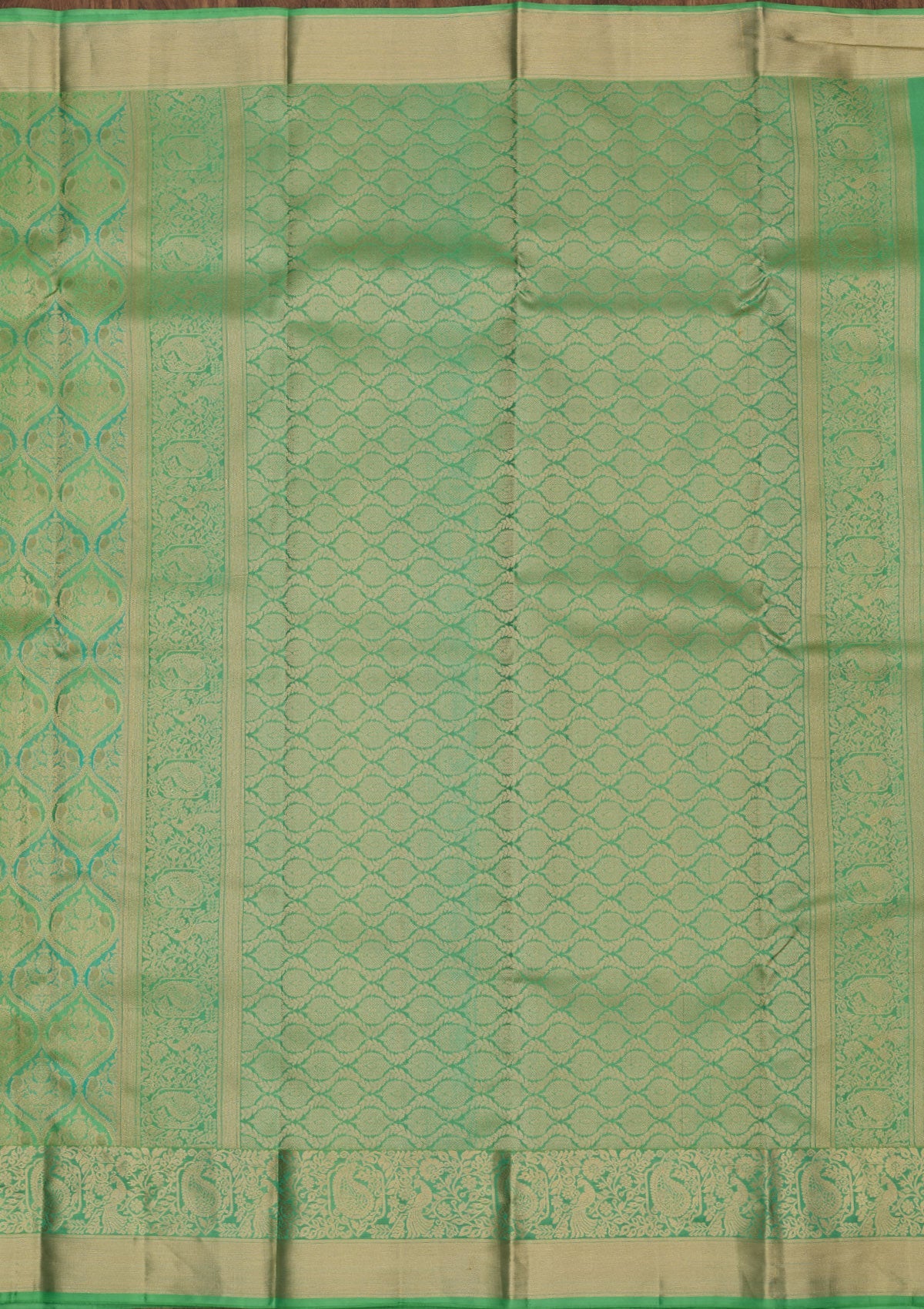 Parrot Green Zariwork Pure Silk Saree-Koskii