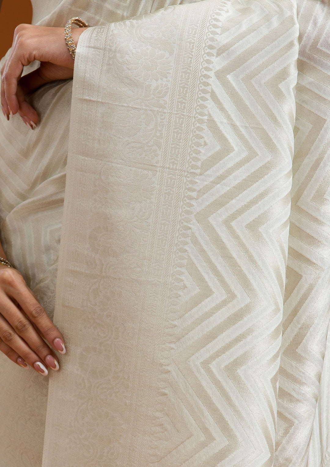 Off White Zariwork Georgette Saree-Koskii