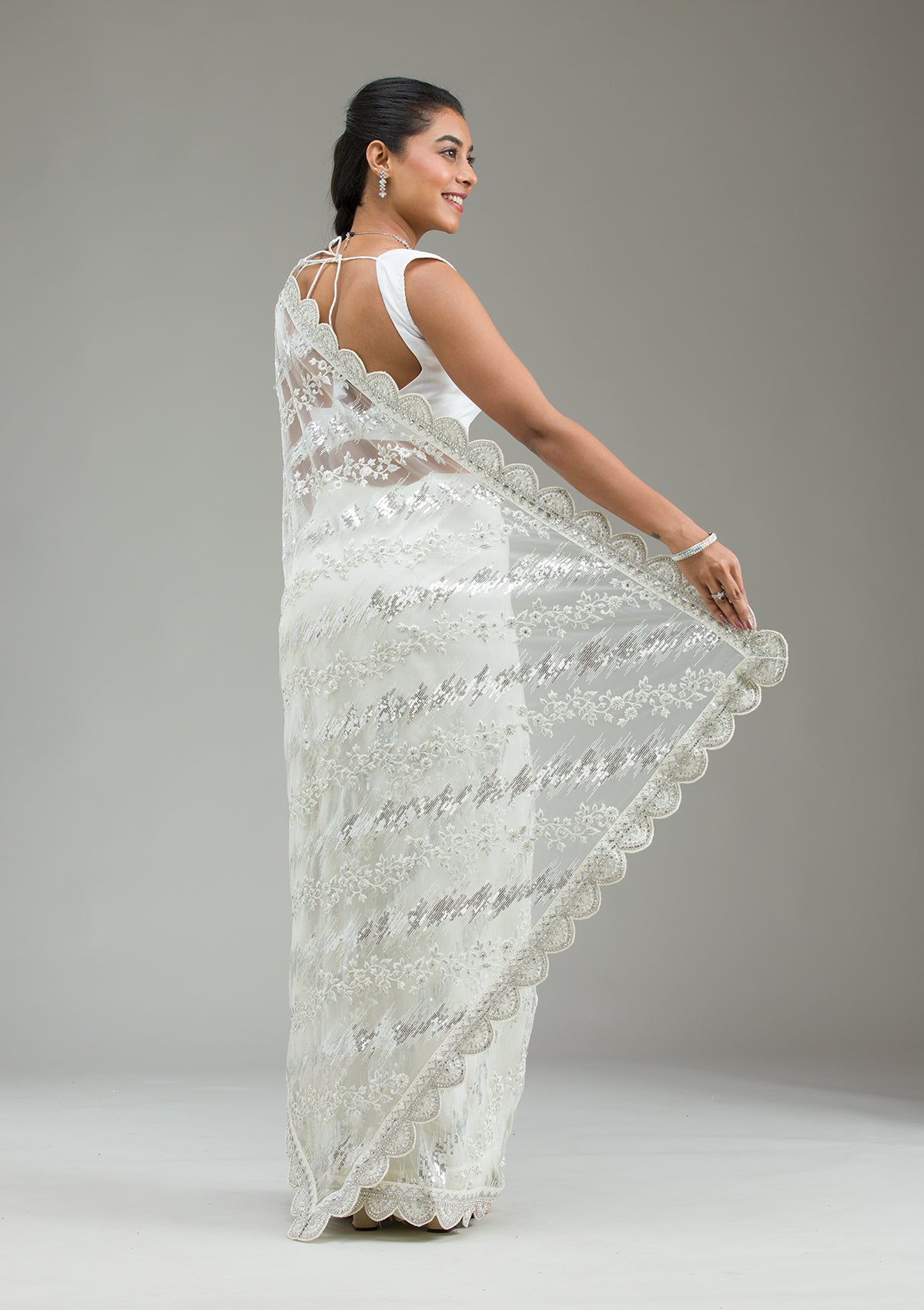 Off White Threadwork Net Saree-Koskii