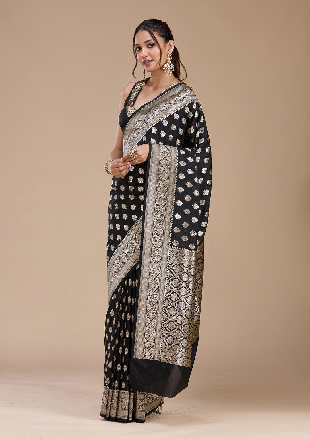 Black Zariwork (Gold) Silk Saree_koskii