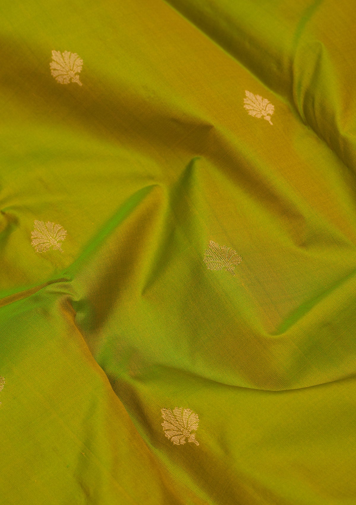 Parrot Green Zariwork Pure Silk Saree-Koskii