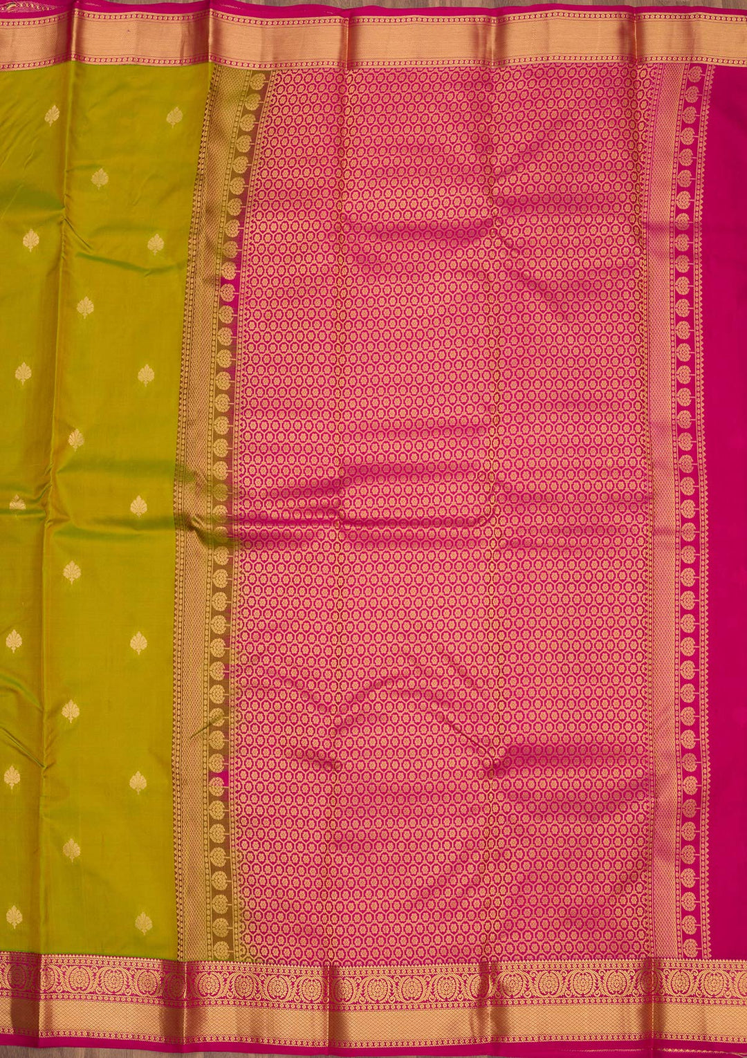 Parrot Green Zariwork Pure Silk Saree-Koskii