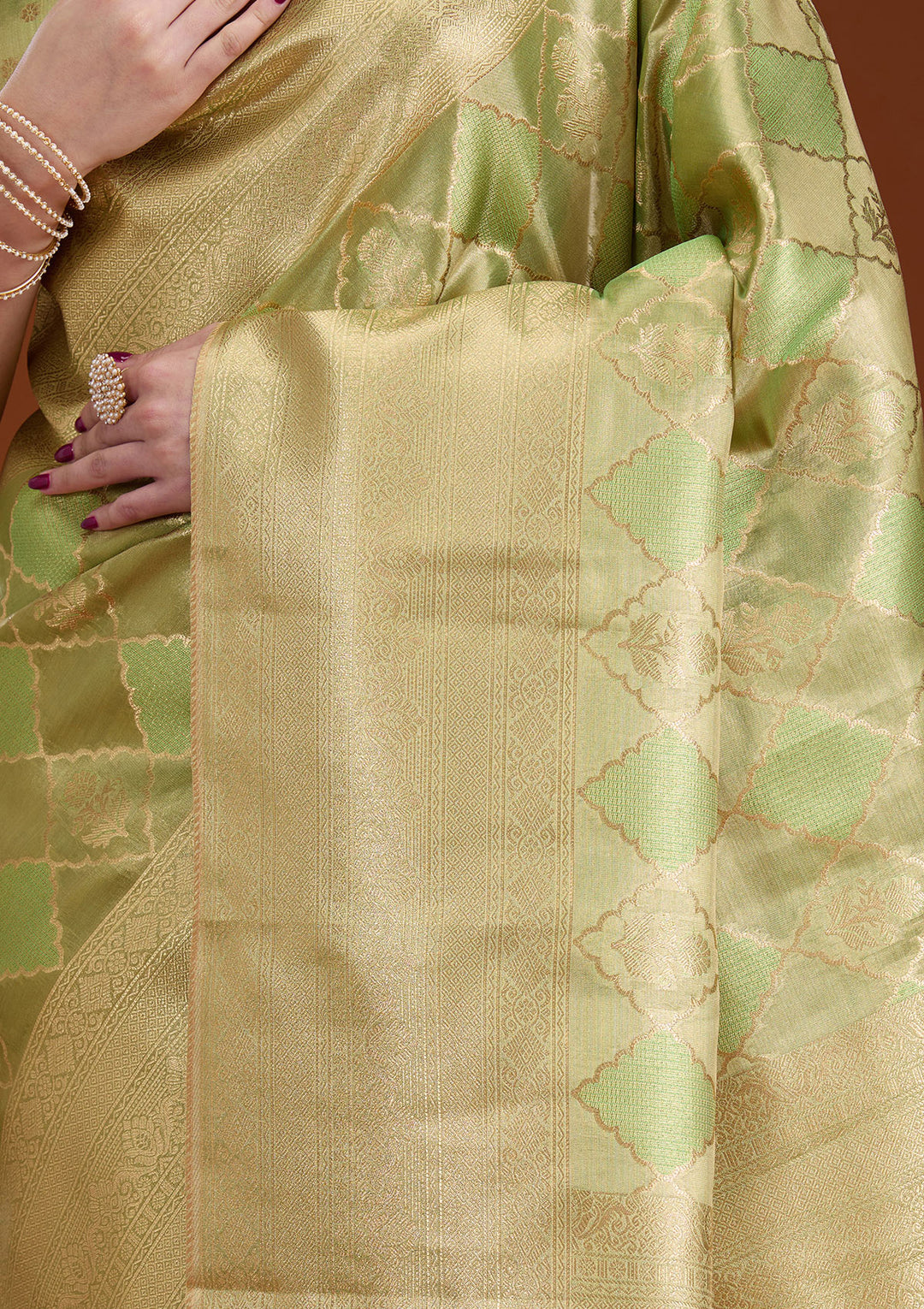 Leaf Green Zariwork Tissue Saree