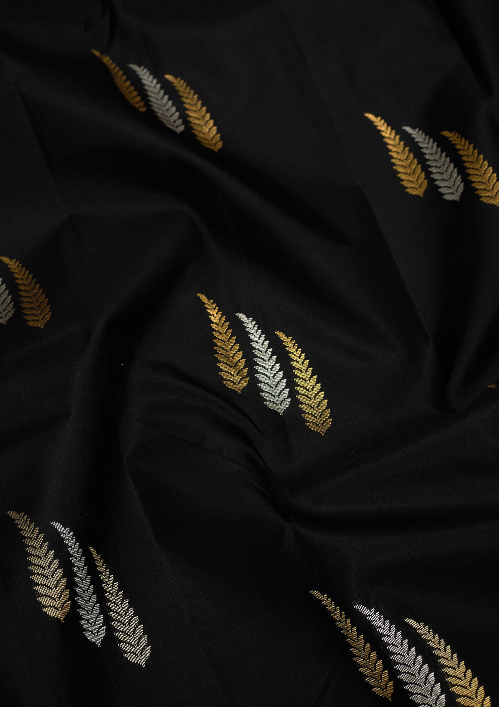 Black Zariwork Pure Silk Saree-Koskii