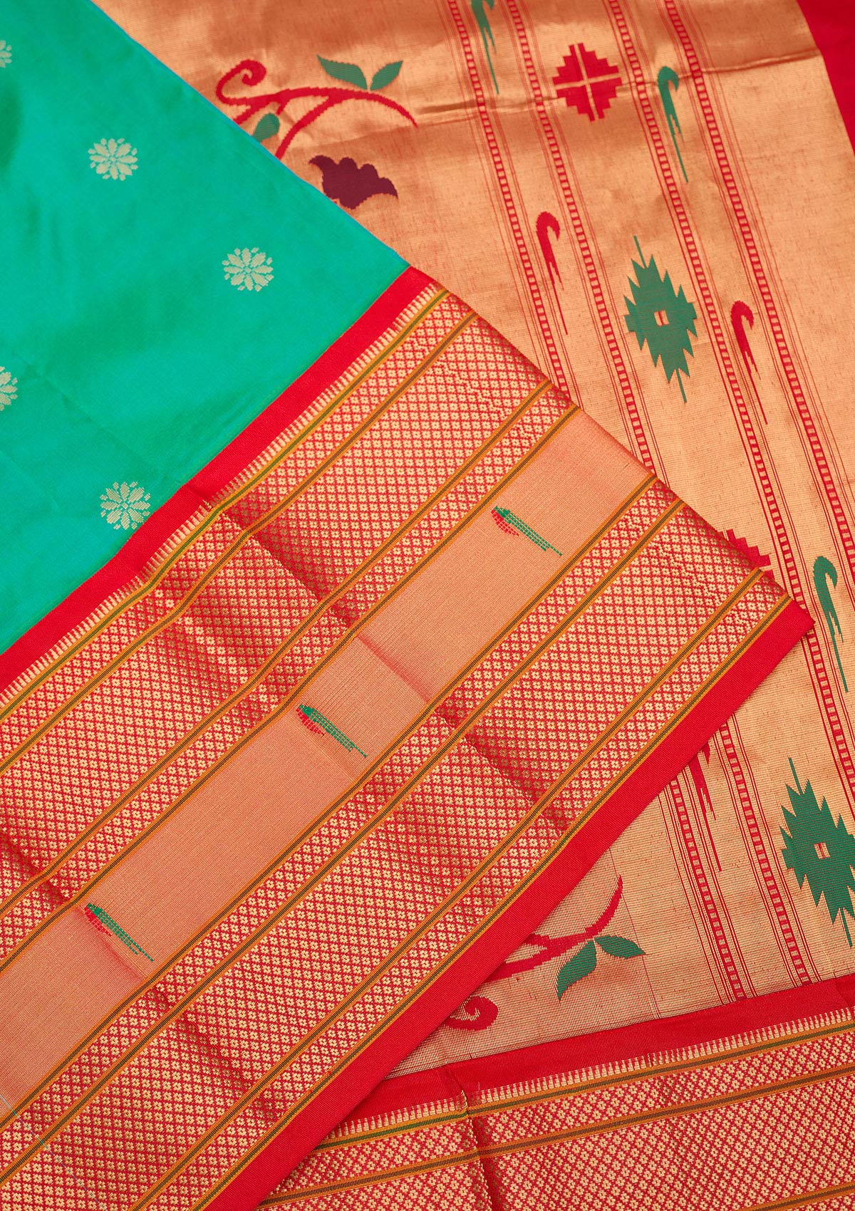 Bottle Green Zariwork Pure Silk Saree-Koskii