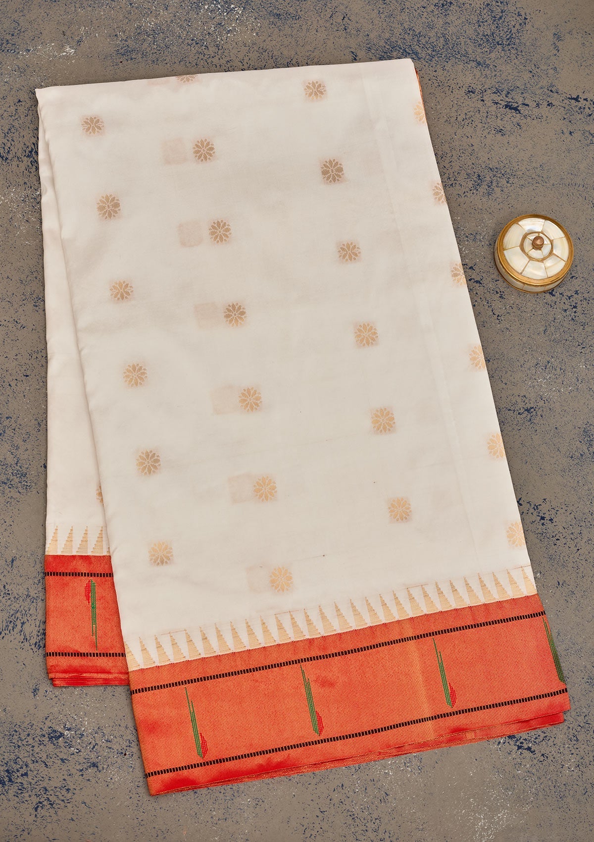 Off White Zariwork Pure Silk Saree-Koskii