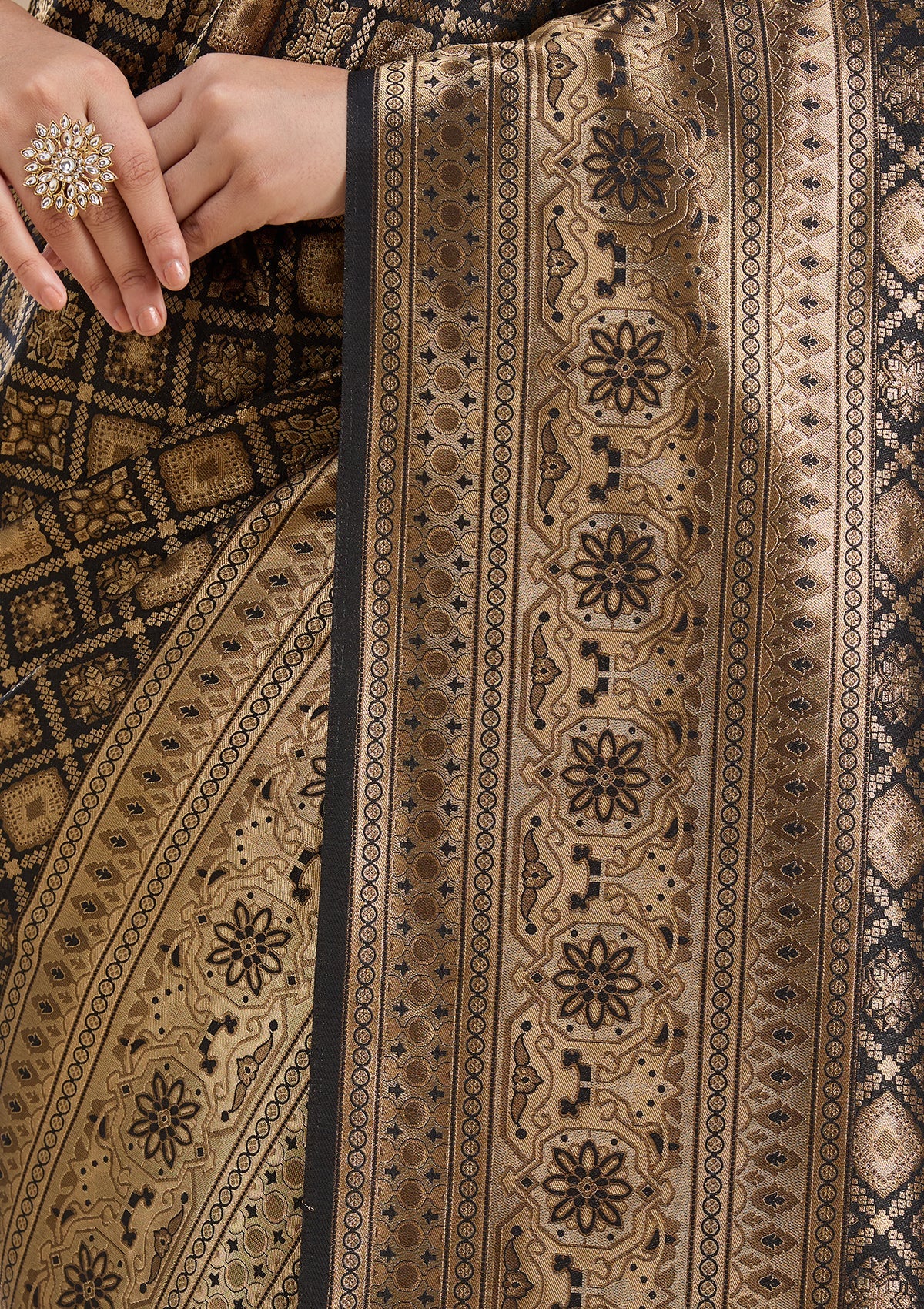 Black Banarasi Silk Saree-koskii