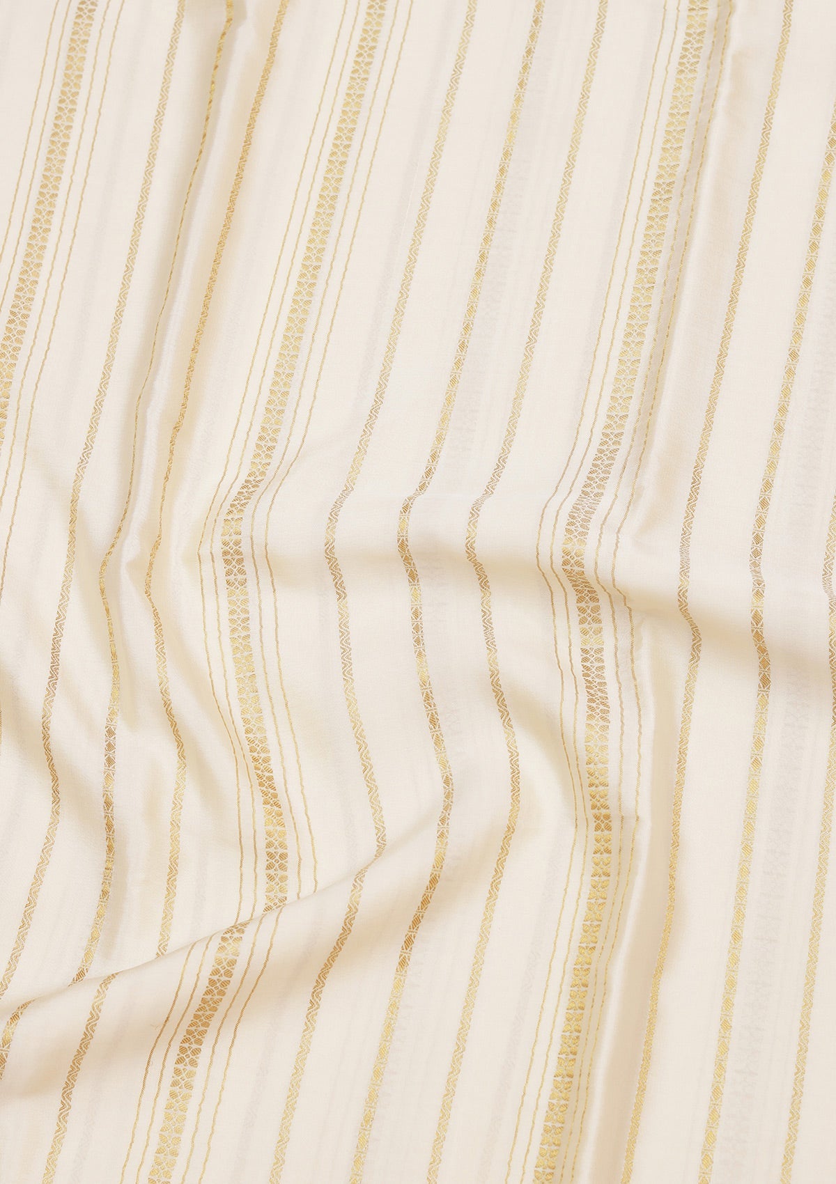 Off White Zariwork Pure Crepe Silk_Saree-koskii