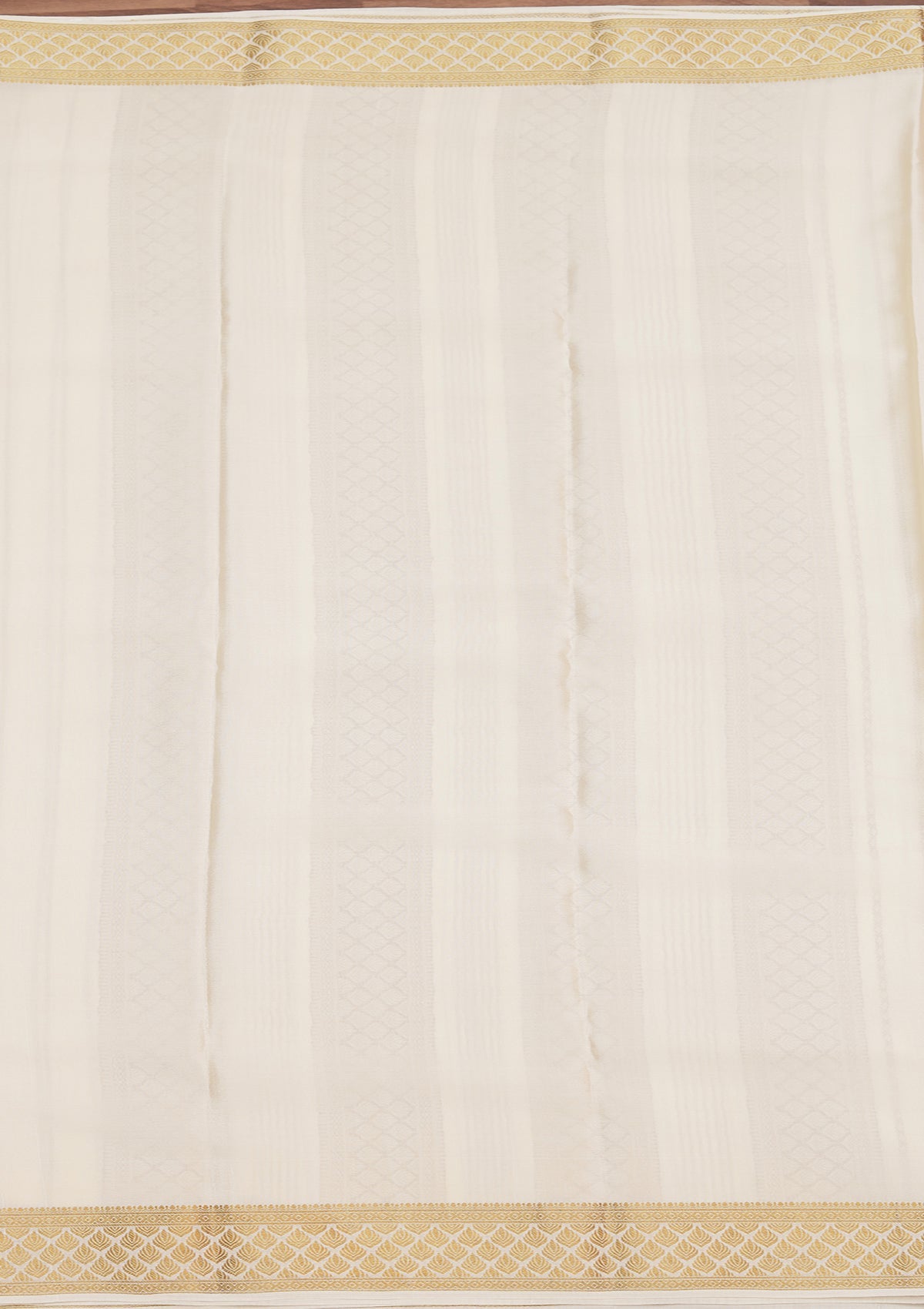 Off White Zariwork Pure Crepe Silk_Saree-koskii