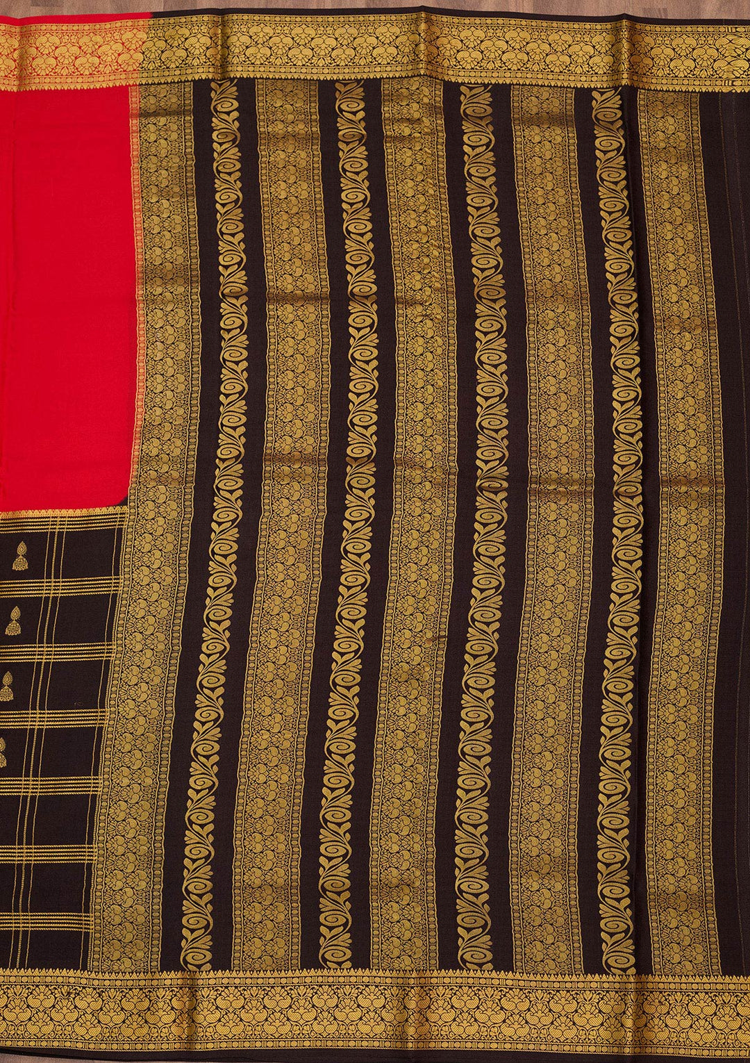 Red Zariwork Pure Crepe Silk Saree-Koskii