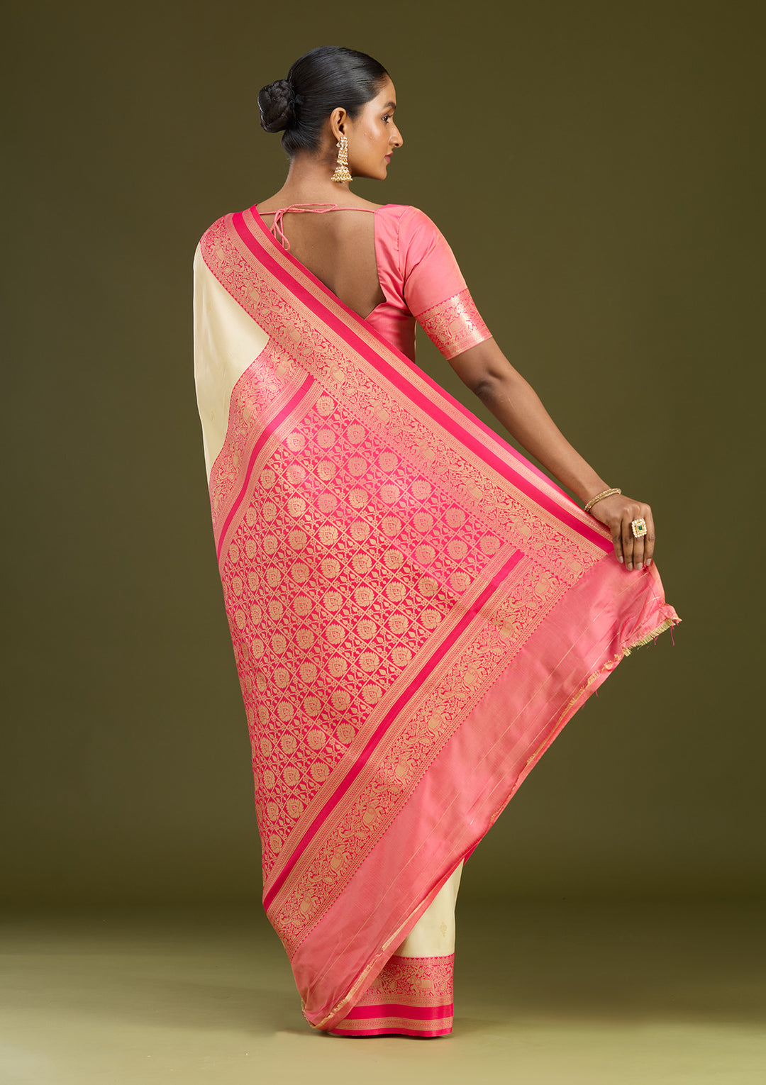 Cream Zariwork (Gold) Silk Silk Saree