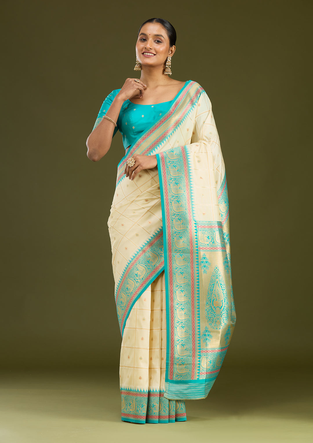 Off White Zariwork (Gold) Silk Silk Saree