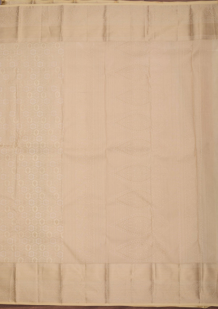 Cream Silk Jaal Silver Zariwork Saree With Matching Blouse Piece