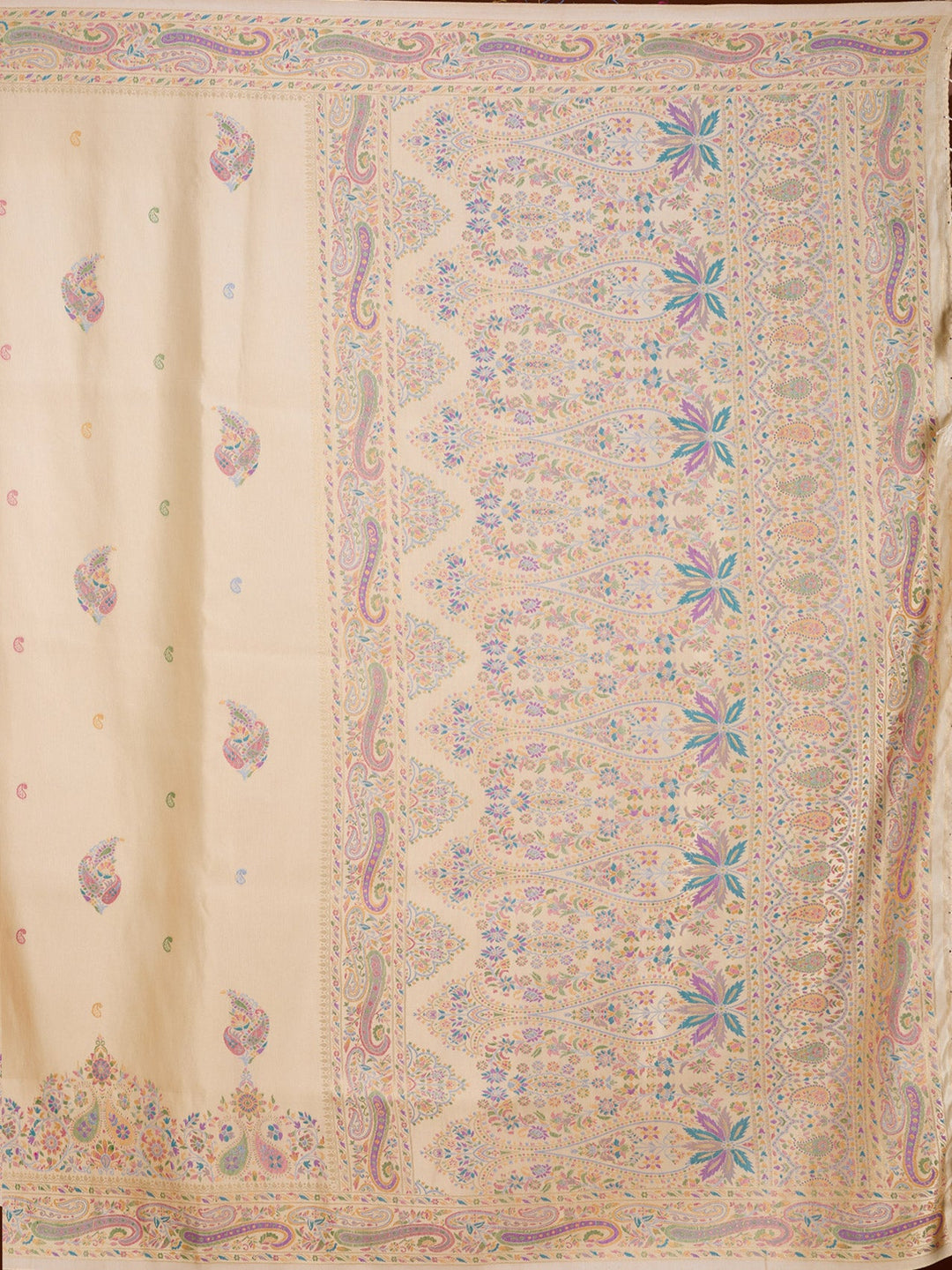 Cream Silk Buti Saree With Matching Blouse Piece