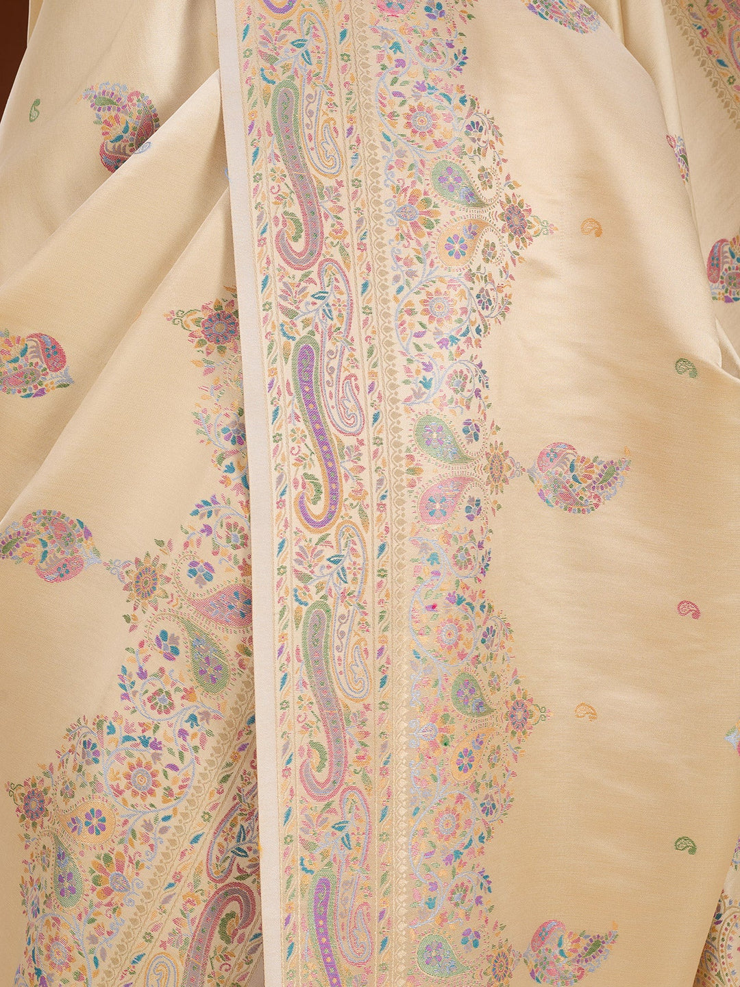 Cream Silk Buti Saree With Matching Blouse Piece