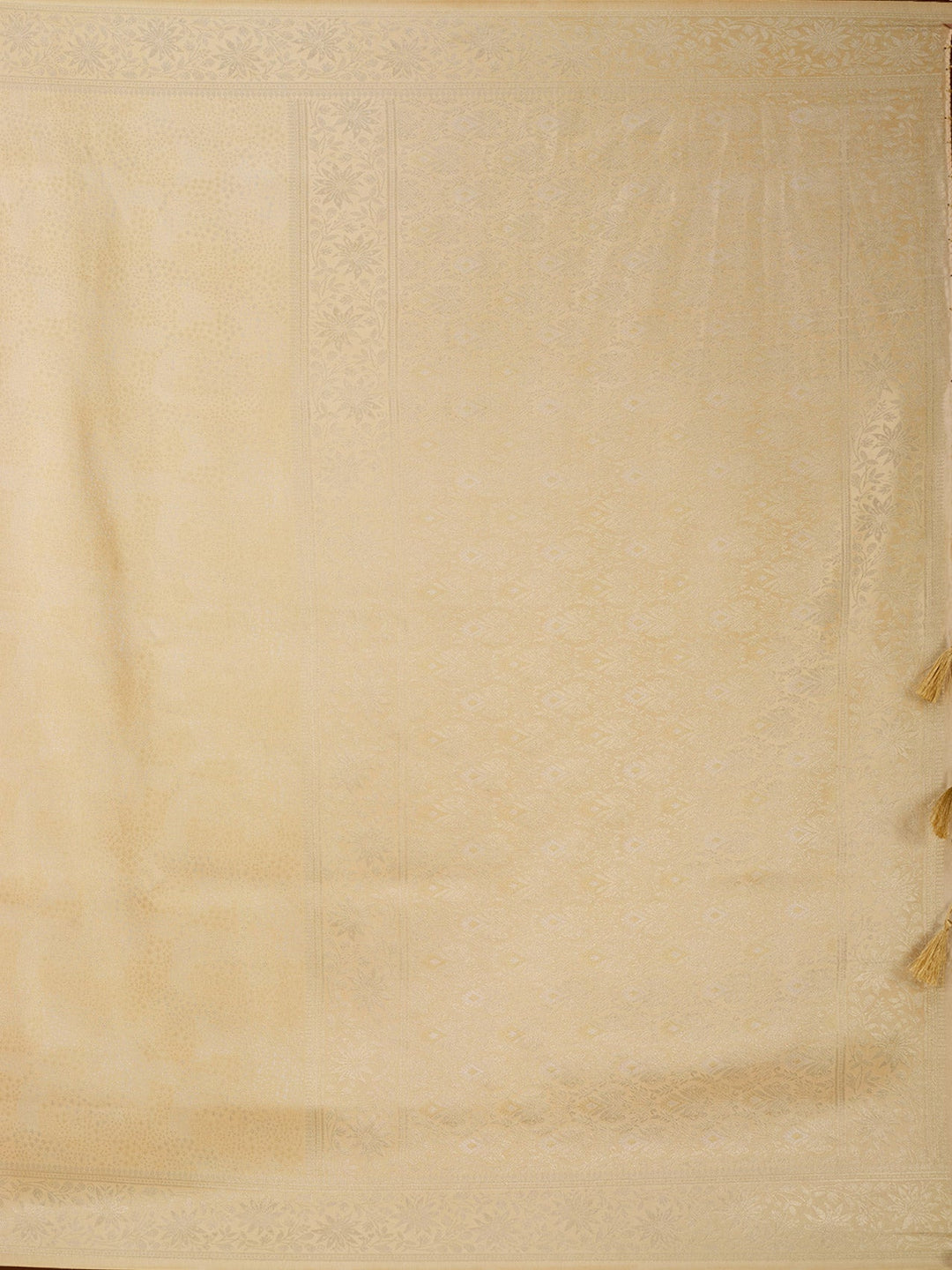 Gold Silk Jaal Saree With Matching Blouse Piece