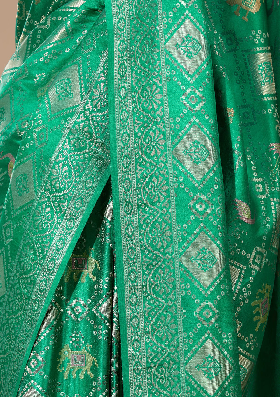 Rama Green Satin Checks Saree With Matching Blouse Piece