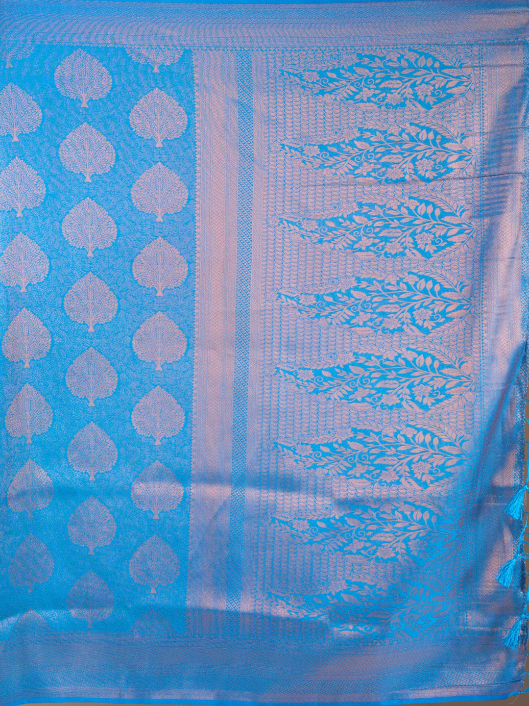 Turquoise Blue Silk Jaal Saree With Matching Blouse Piece