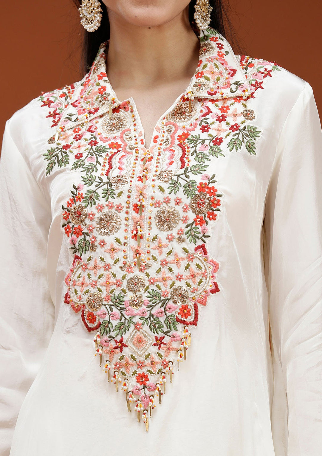 Off White Threadwork Satin Readymade Salwar Suit_koskii
