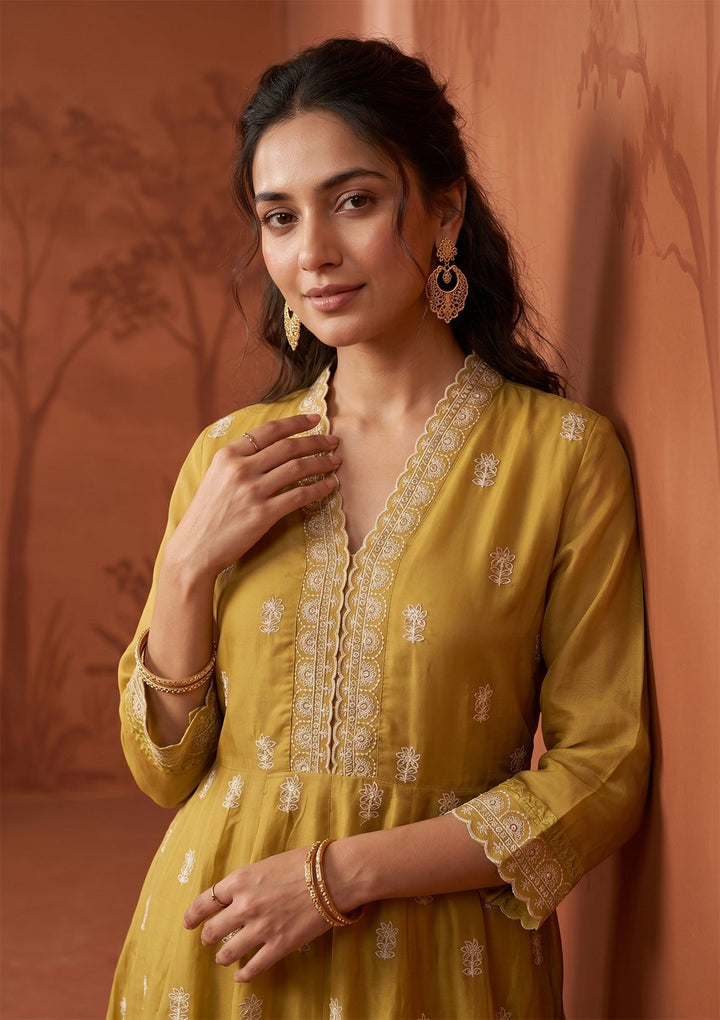Mehandi Green Threadwork Organza Readymade Salwar Suit