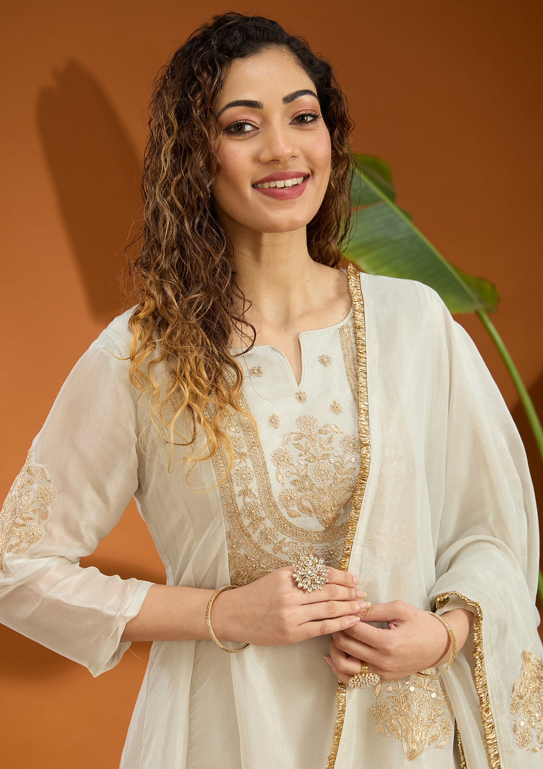 Off White Threadwork Chanderi Readymade Salwar Suit