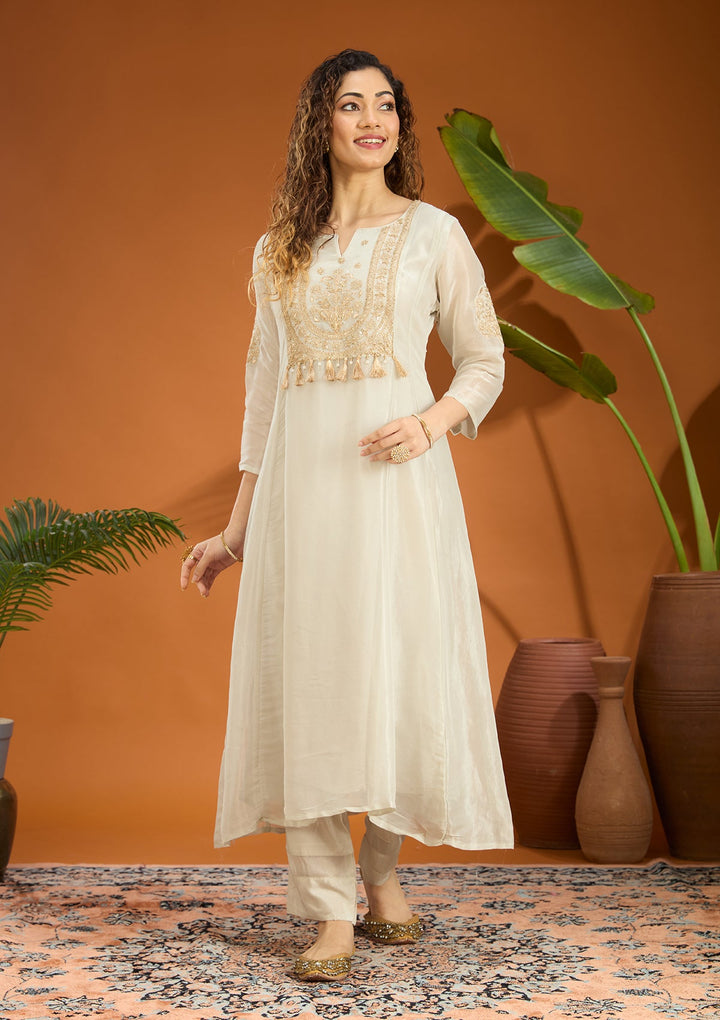 Off White Threadwork Chanderi Readymade Salwar Suit