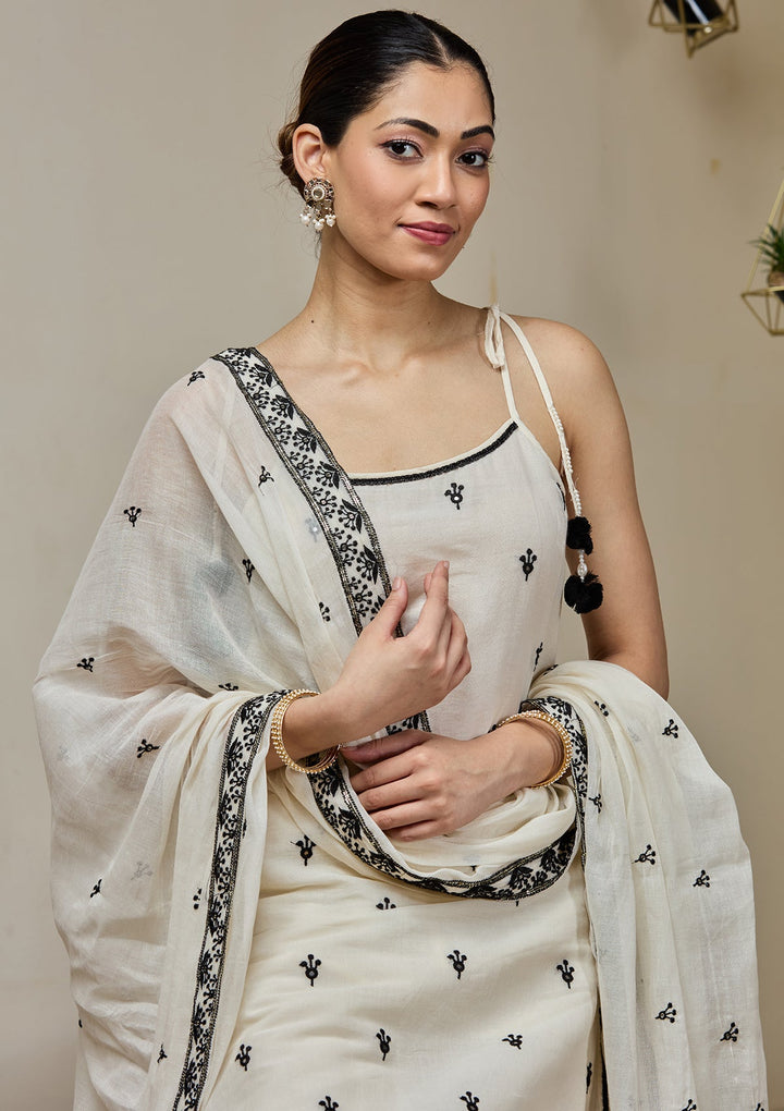Off White Threadwork Chanderi Readymade Salwar Suit