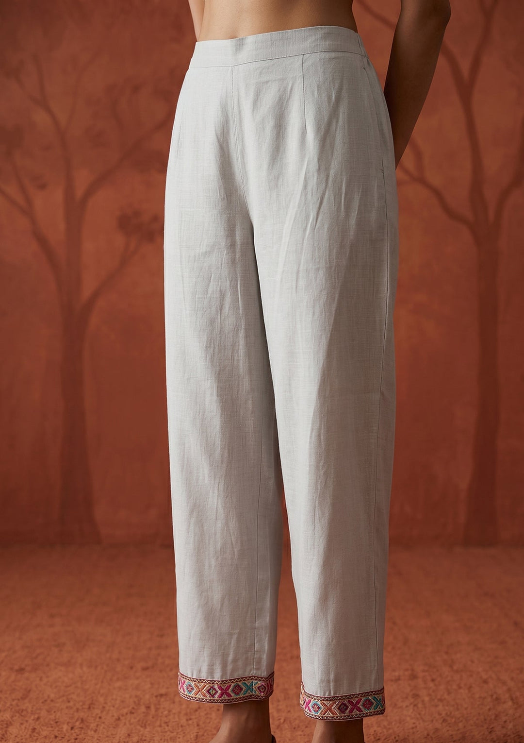 Light Grey Chanderi Threadwork Straight Kurta With Regular Pant And Dupatta