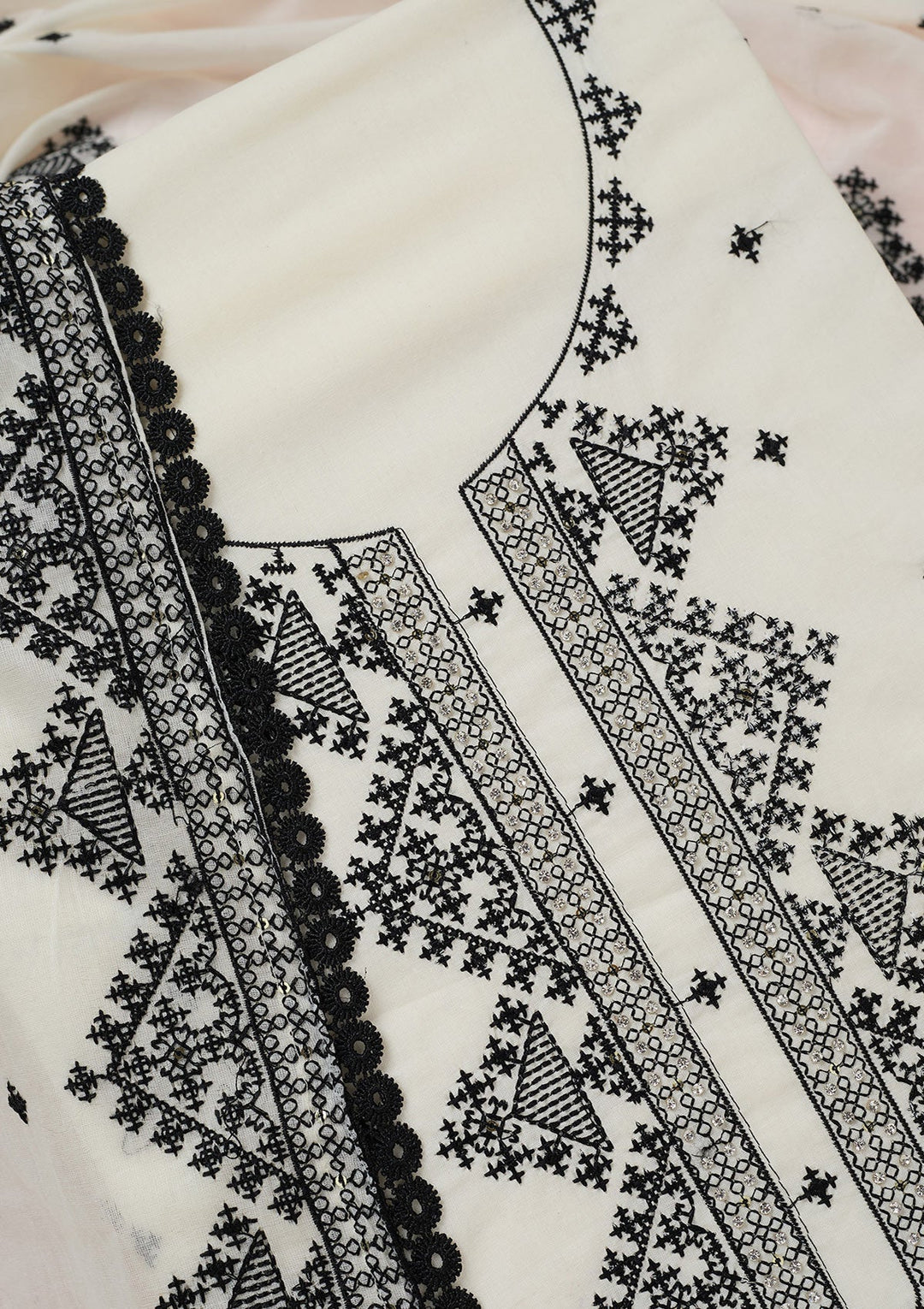 Off White Threadwork Semi Crepe Unstitched Salwar Suit-koskii