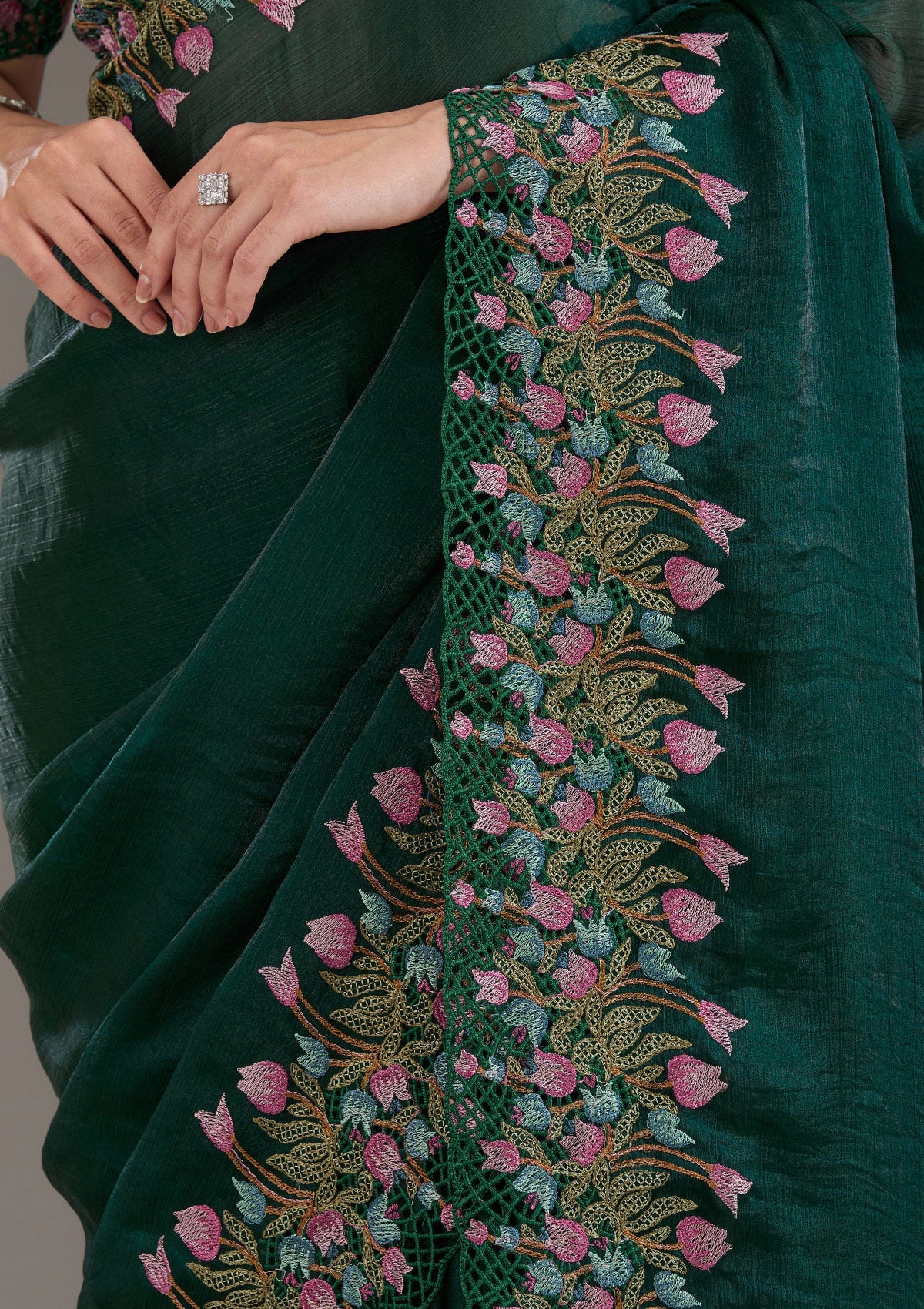 Bottle Green Threadwork Tissue Saree-Koskii