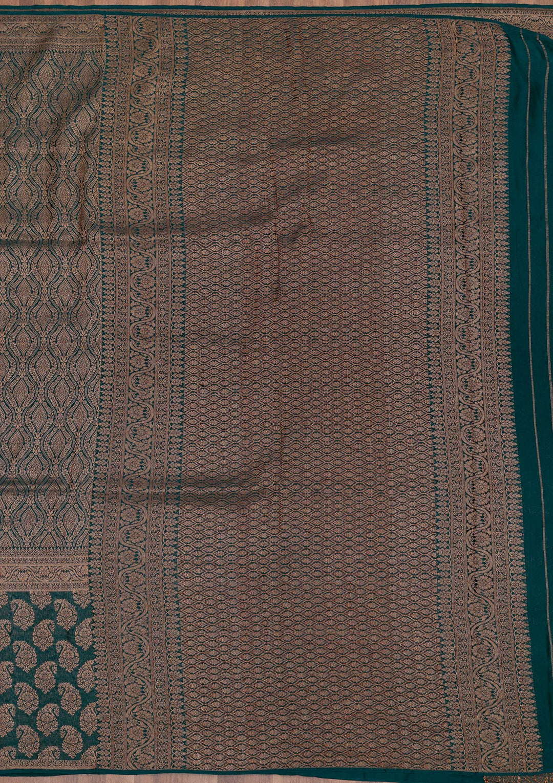 Bottle Green Zariwork Pure Silk Saree-Koskii