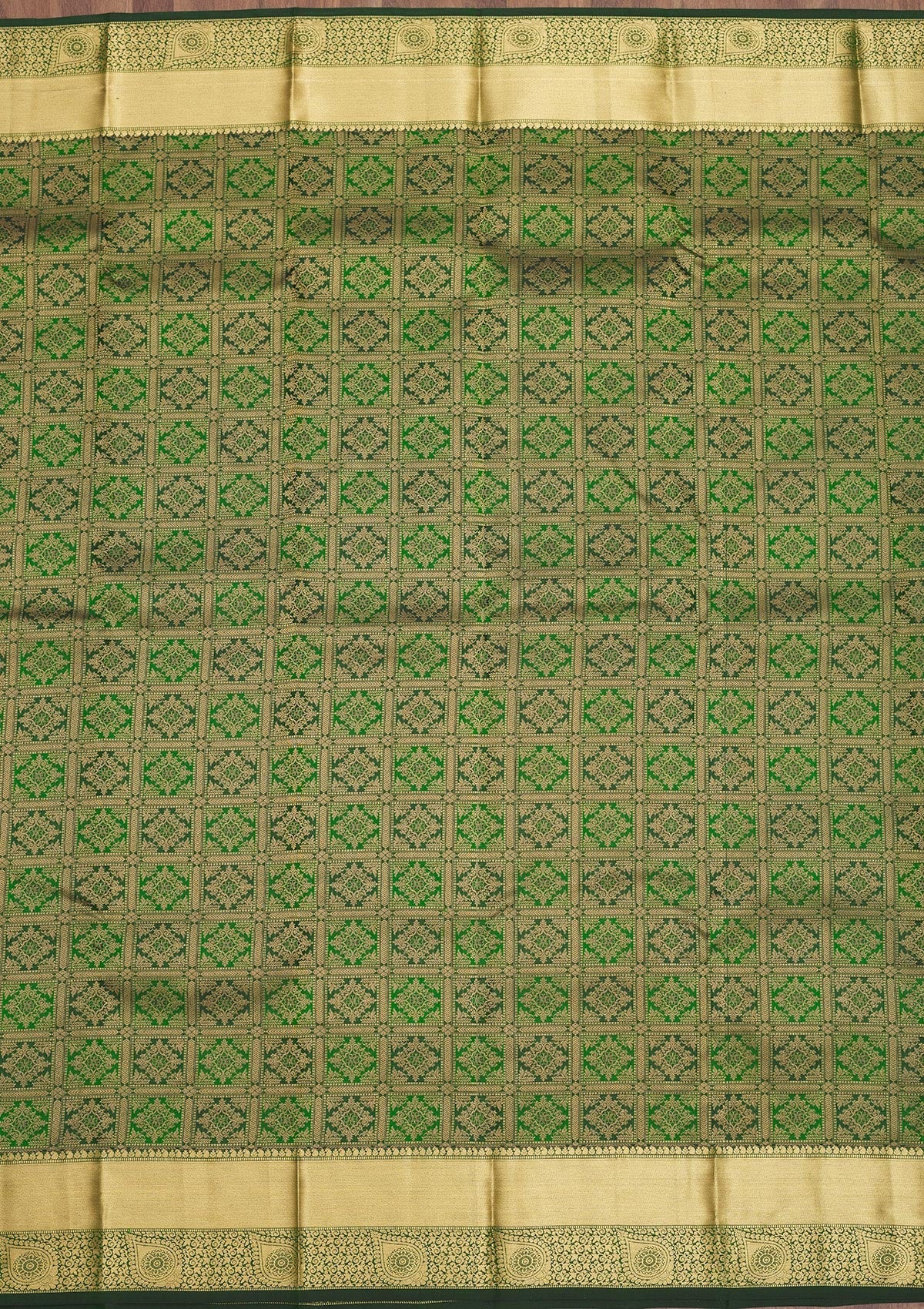 Bottle Green Zariwork Pure Silk Saree-Koskii