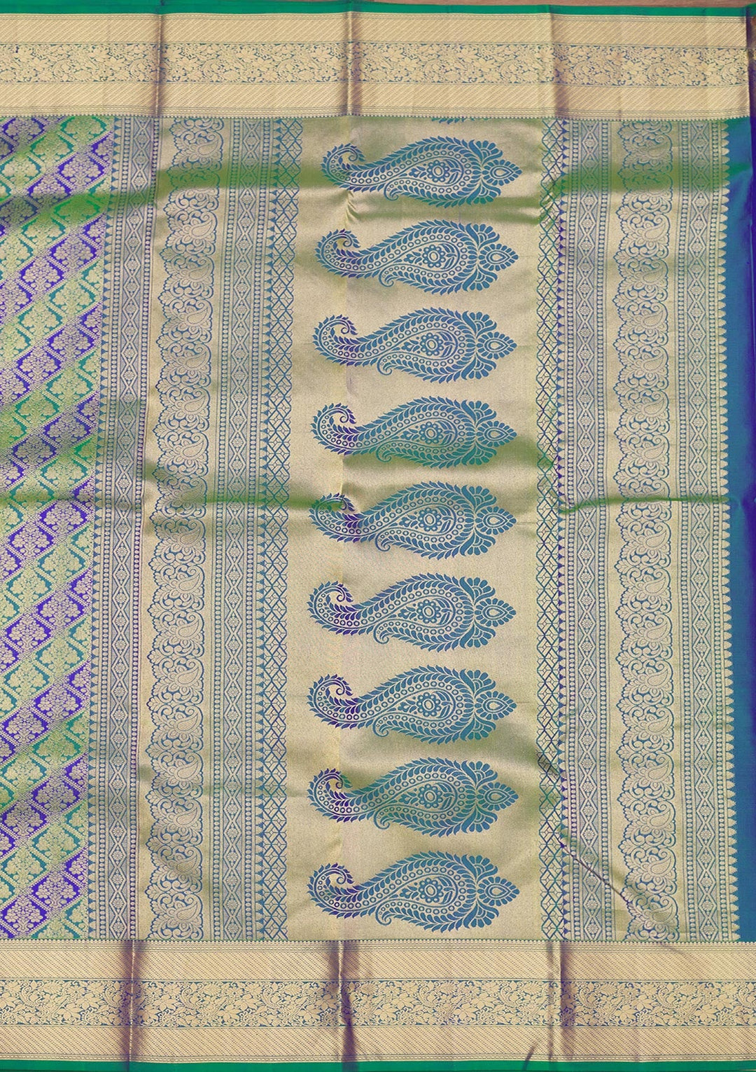 Bottle Green Zariwork Pure Silk Saree-Koskii