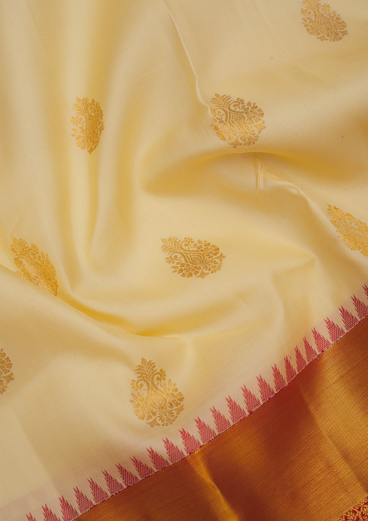 Cream Zariwork Pure Silk Saree