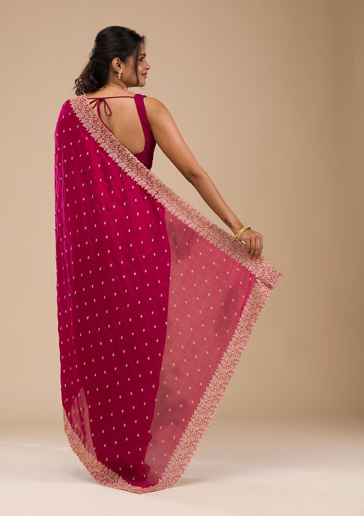 kosariii✴︎ Buy Red Zariwork Georgette Saree - Koskii