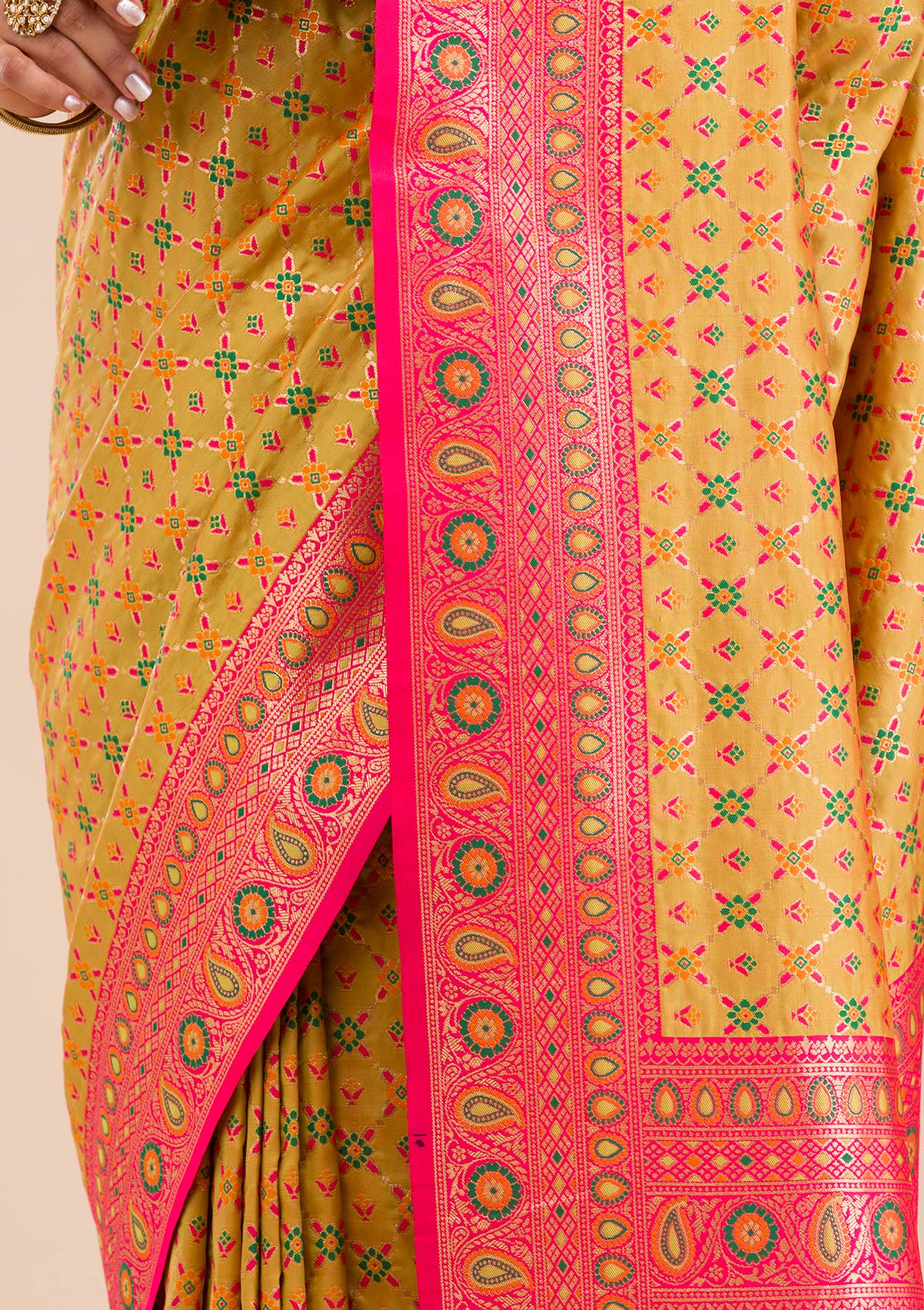 Mehendi Zariwork Soft Silk Saree-Koskii