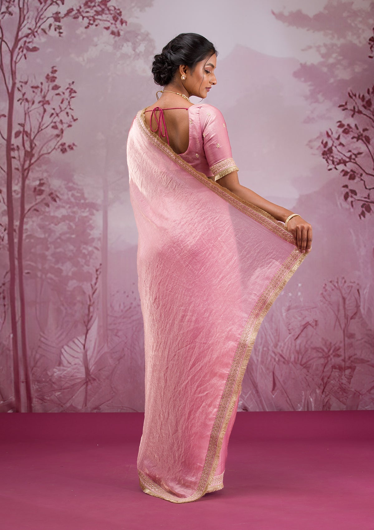 Onion Pink Threadwork Tissue Saree-Koskii