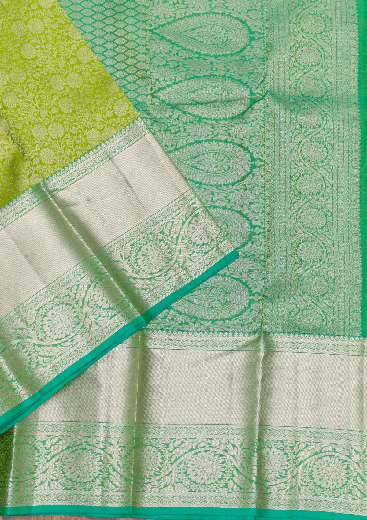 Parrot Green Zariwork Pure Silk Saree-Koskii