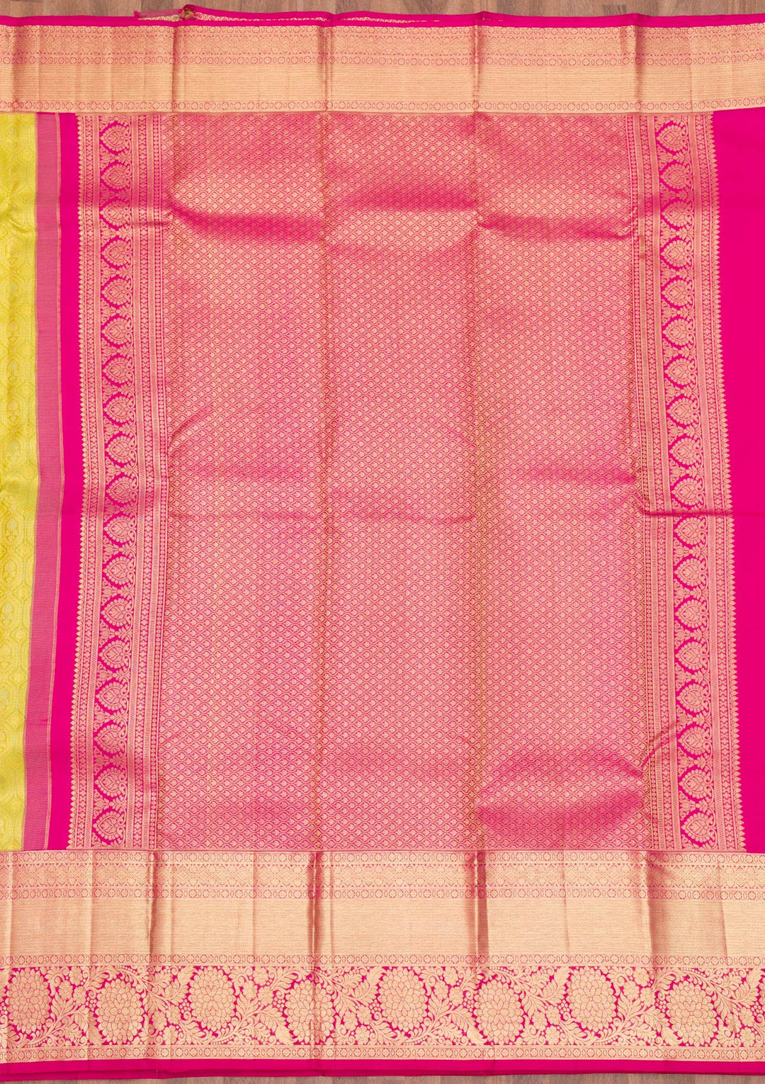 Parrot Green Zariwork Pure Silk Saree-Koskii
