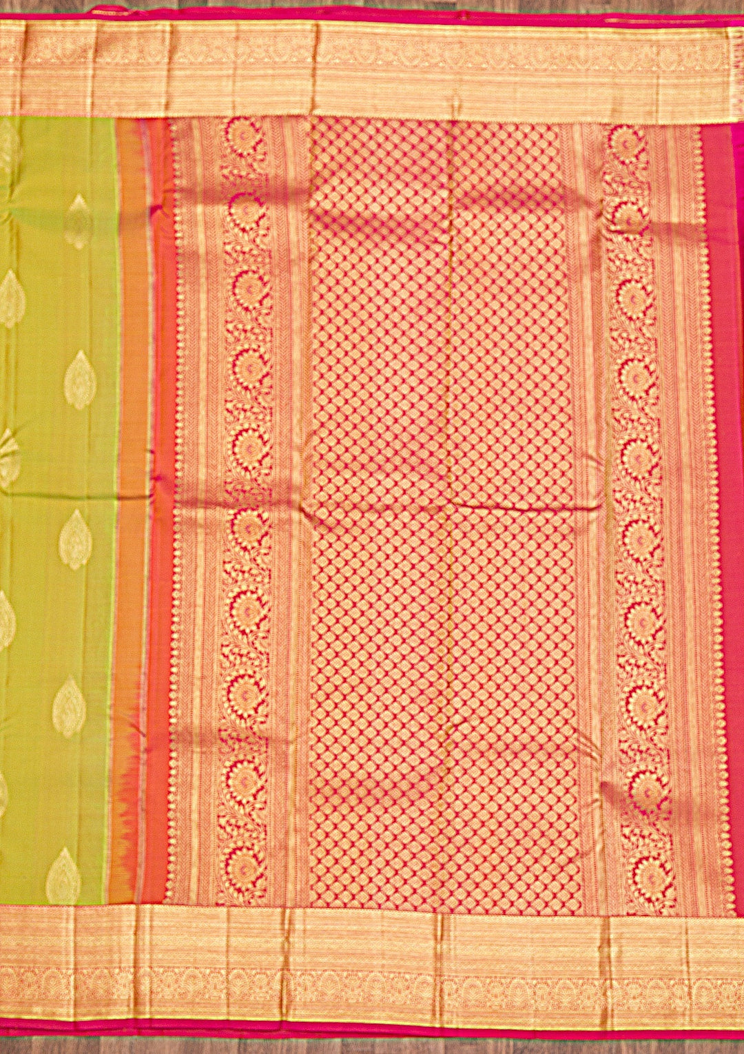 Parrot Green Zariwork Pure Silk Saree-Koskii