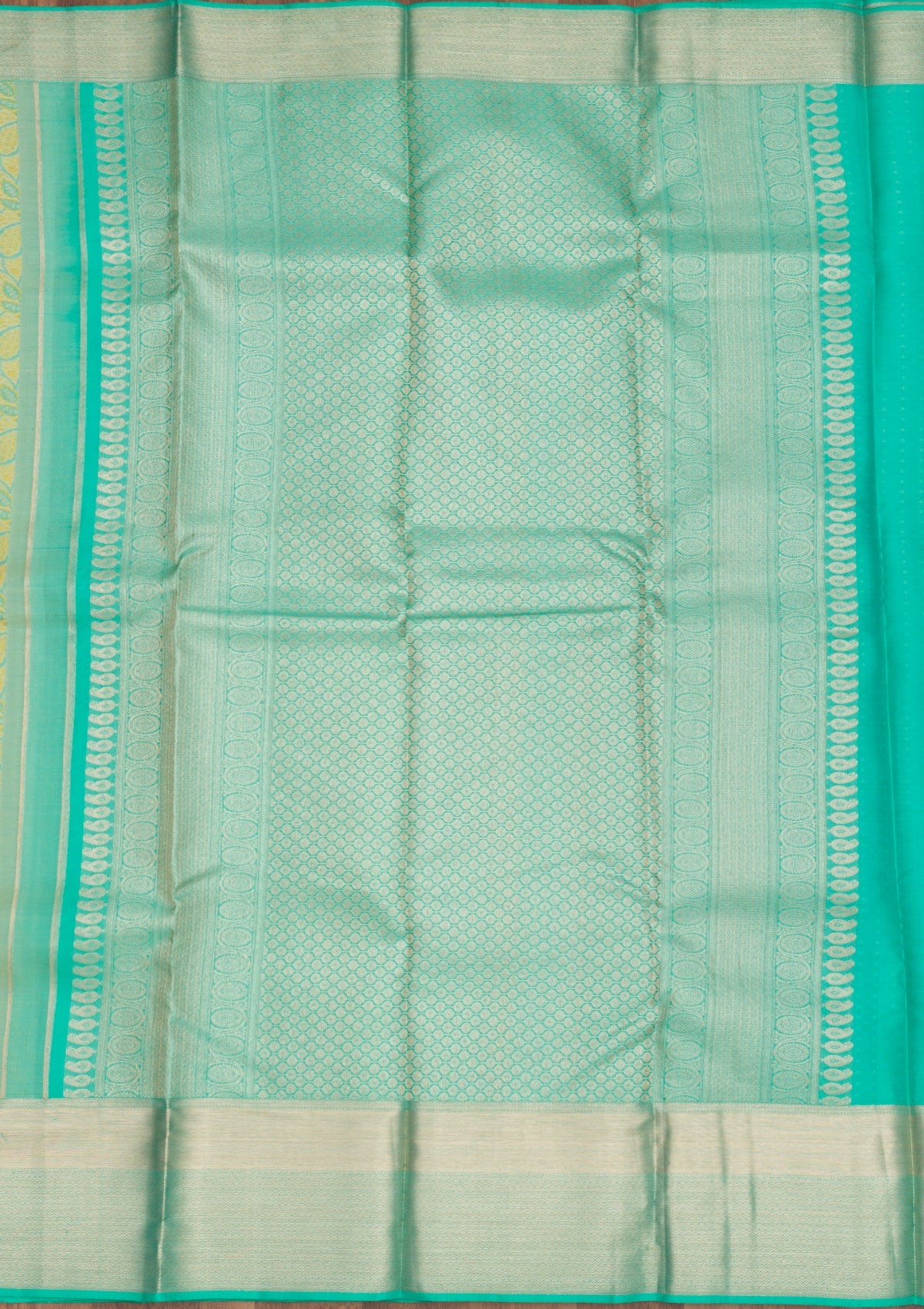 Parrot Green Zariwork Pure Silk Saree-Koskii