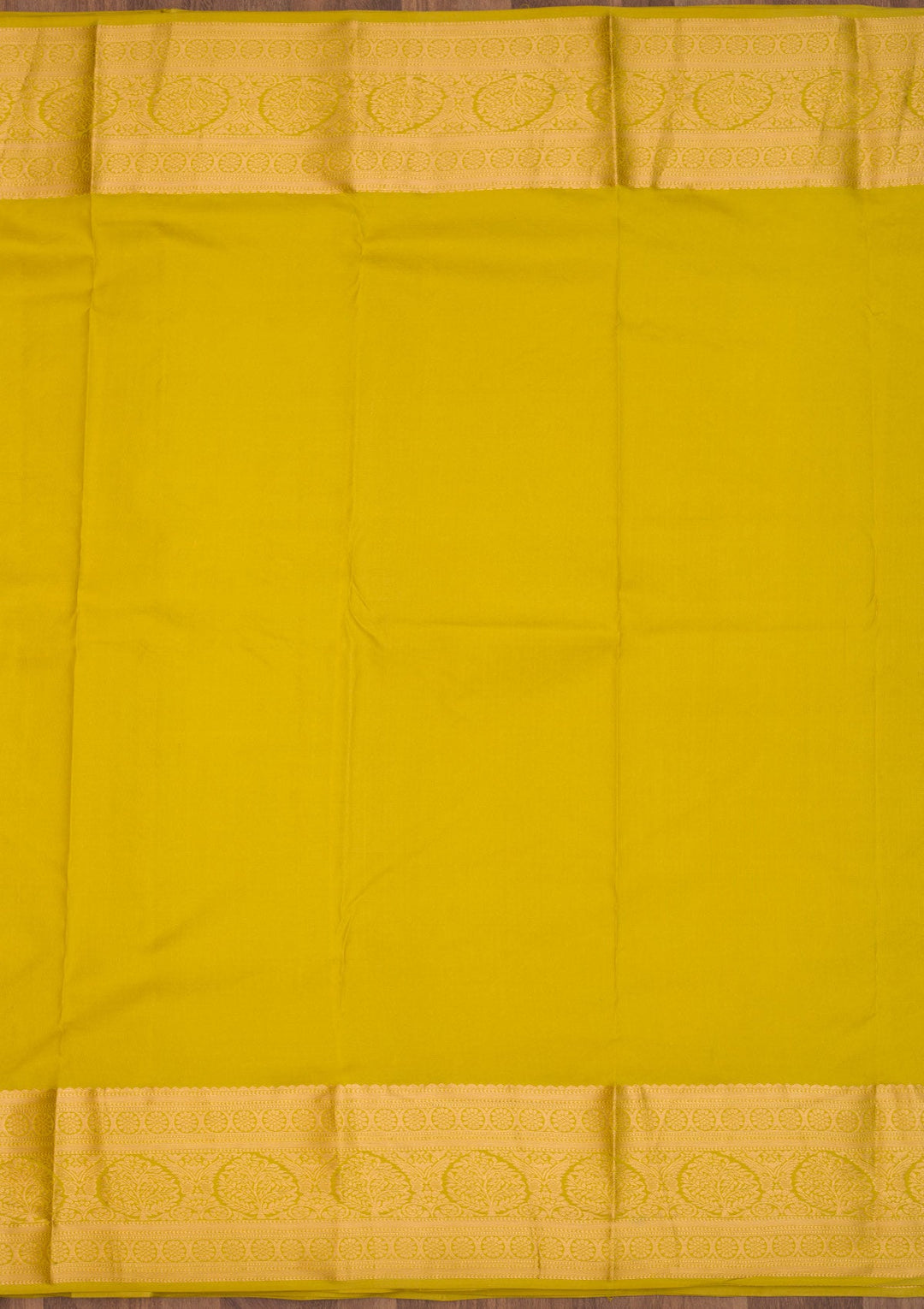 Parrot Green Zariwork Pure Silk Saree-Koskii