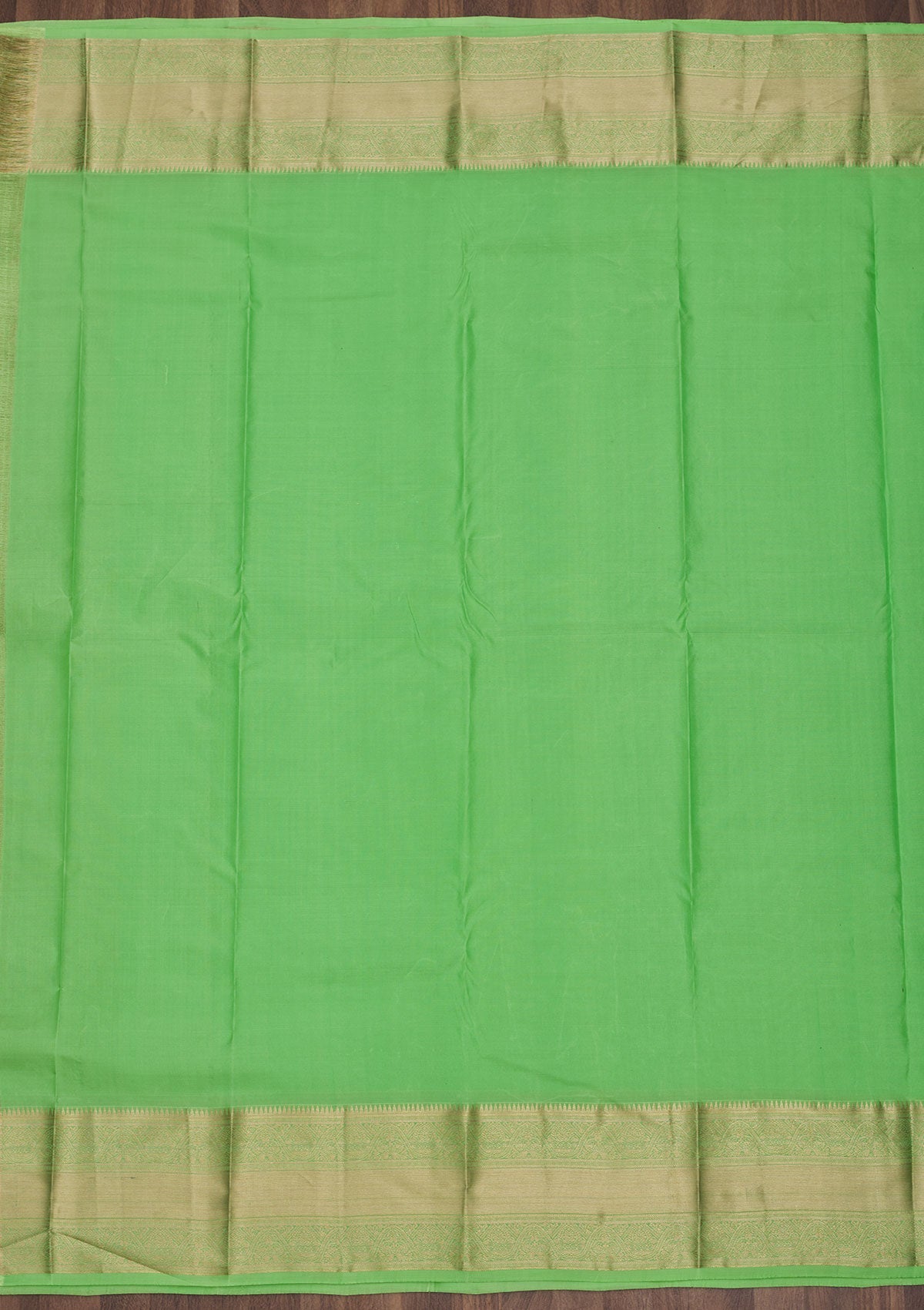 Parrot Green Zariwork Pure Silk Saree-Koskii