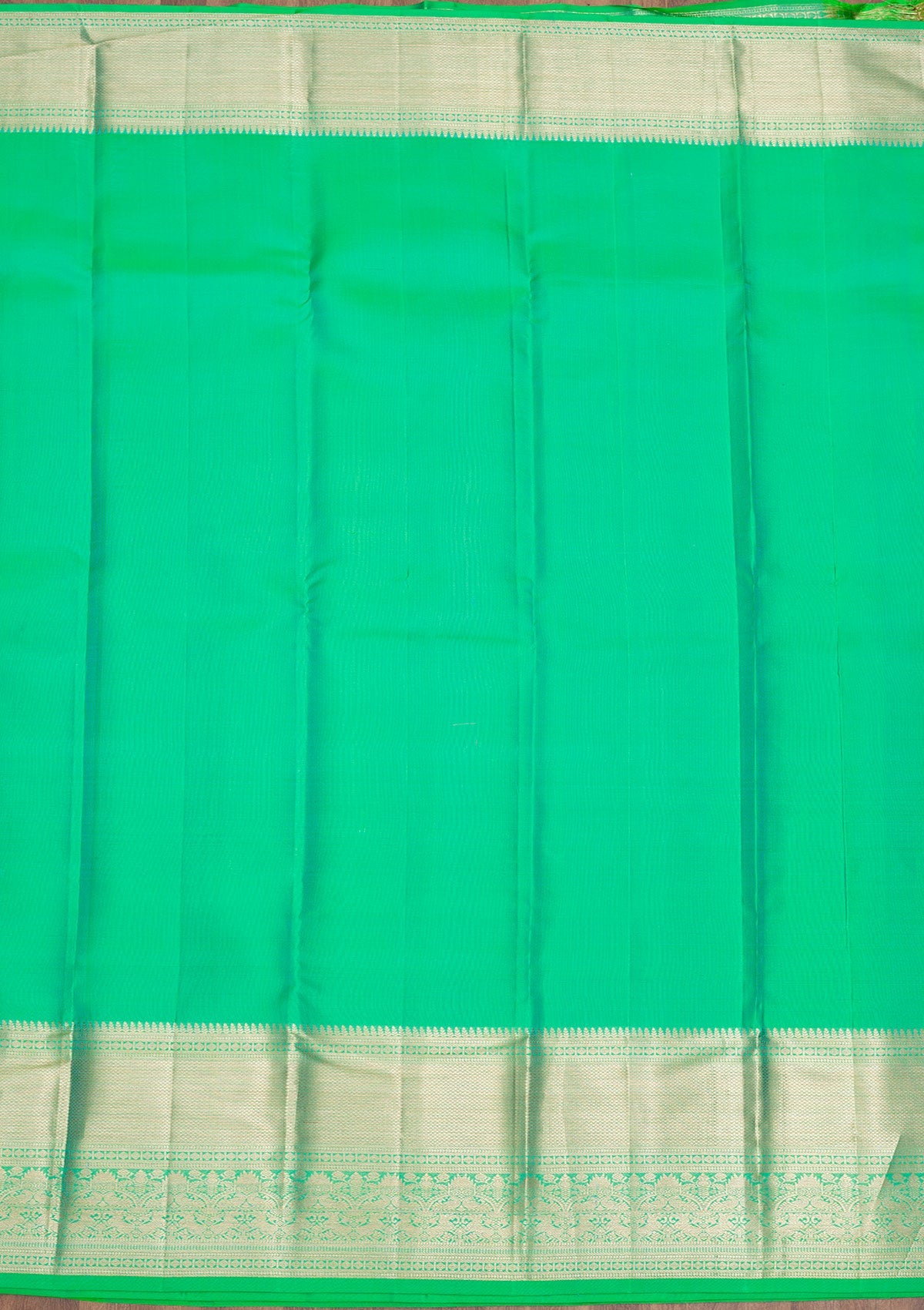 Parrot Green Zariwork Pure Silk Saree-Koskii