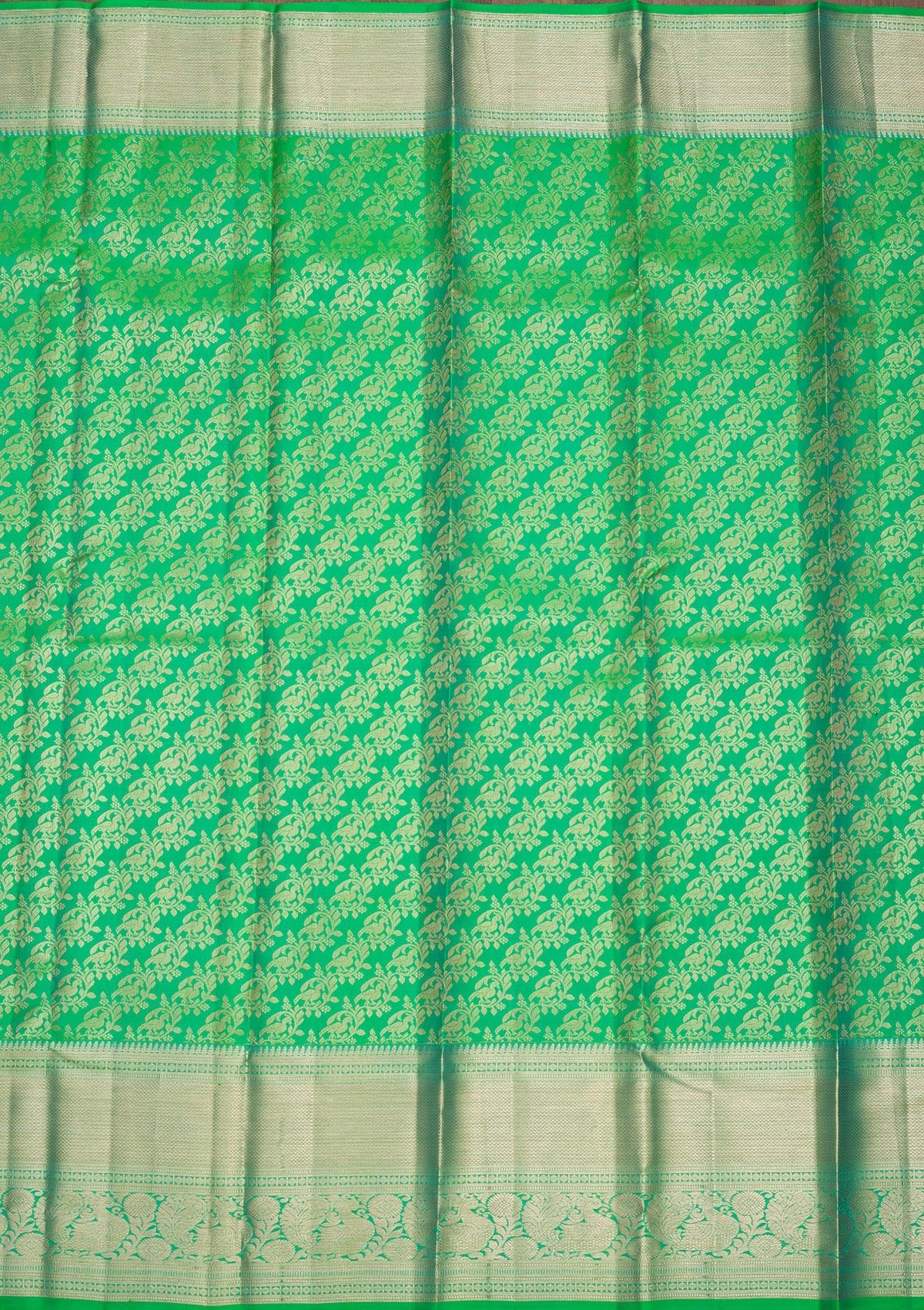 Parrot Green Zariwork Pure Silk Saree-Koskii